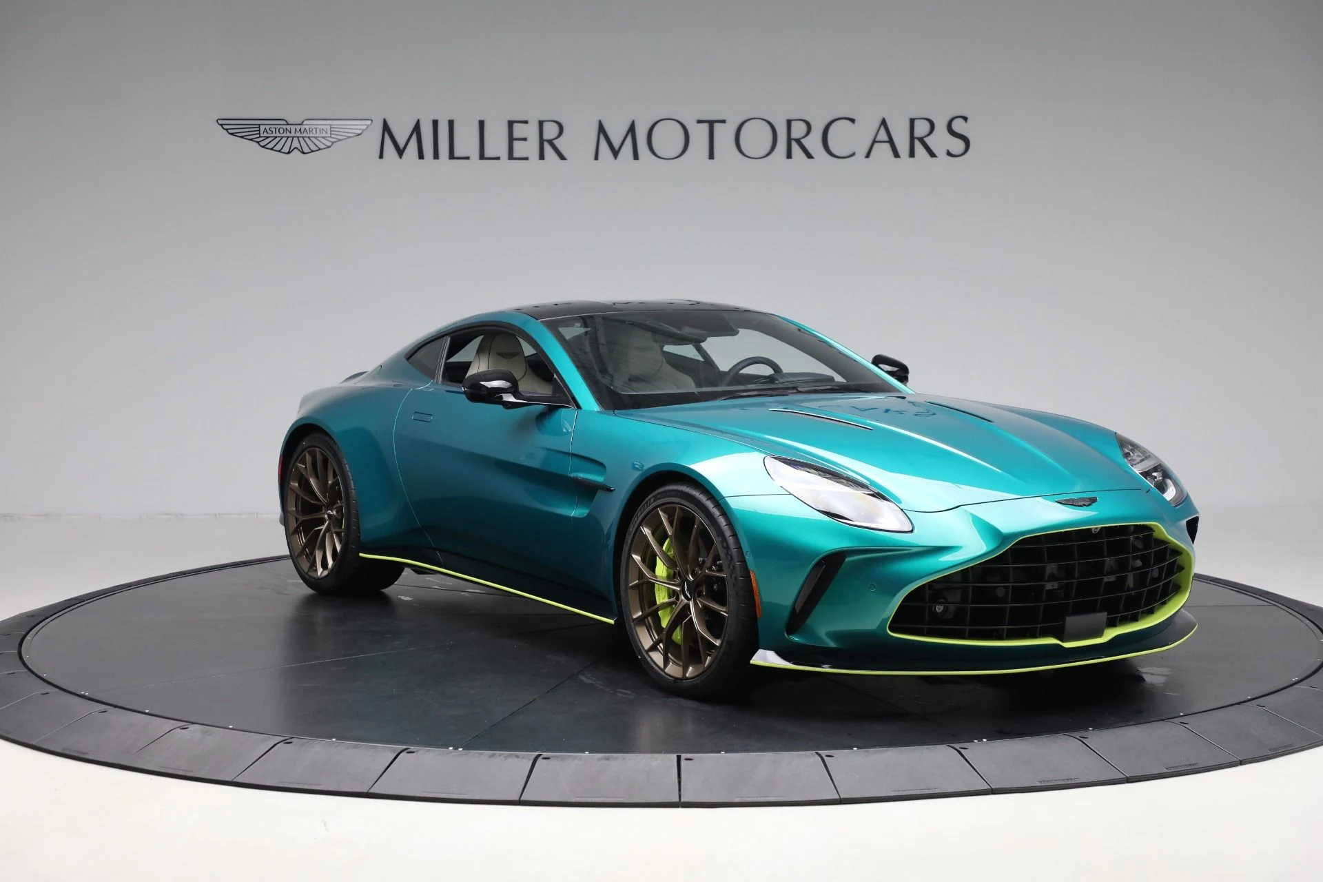 mph010_3968902556_New_2025_Aston_Martin_Vantage_42ff3cd4a7