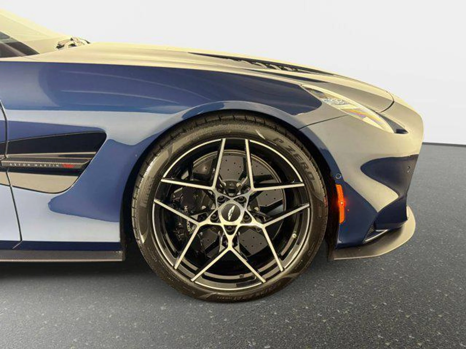 mph010_3973649291_96_Knkd_Ro0be8_N_Gp_Ei_B_Ns_O3n_j_Kw_a0ff5acc88