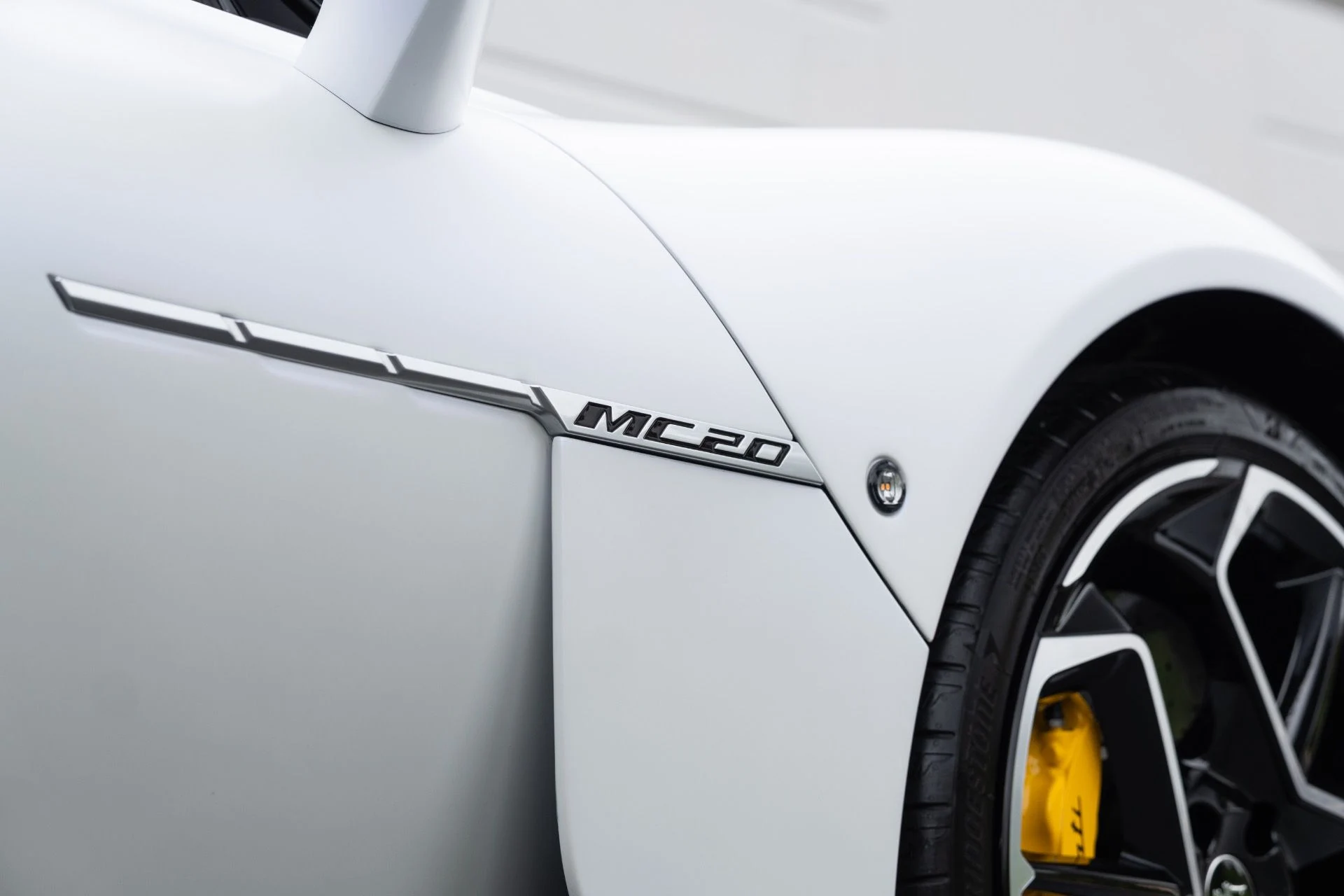 mph010_3975260046_Used_2022_Maserati_MC_20_1777083905_9616f89d73