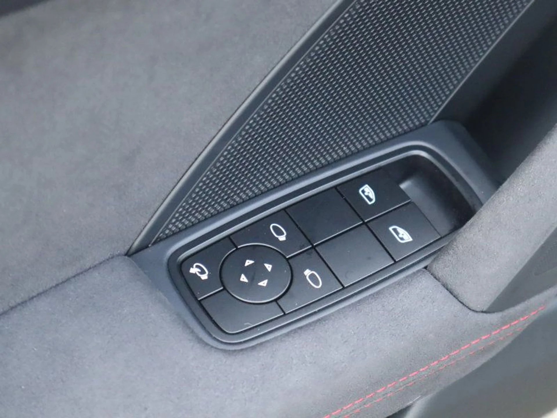 mph010_3977911823_37307976_07756_b19c14da2e36de005796dd432eea89f5_b63f8ce9cf