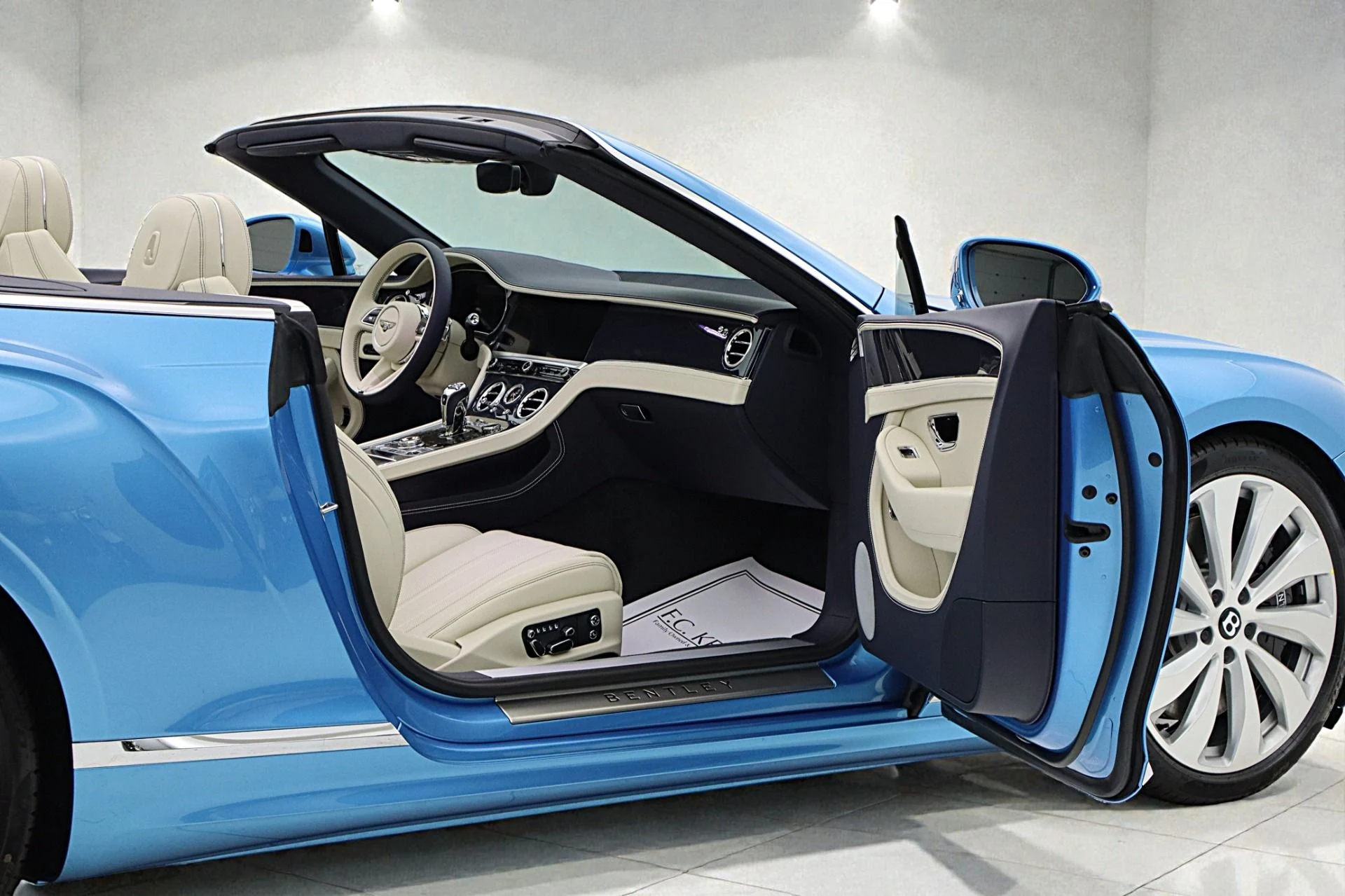 mph010_3990240133_New_2026_Bentley_Continental_GTC_dd0d1dee9f