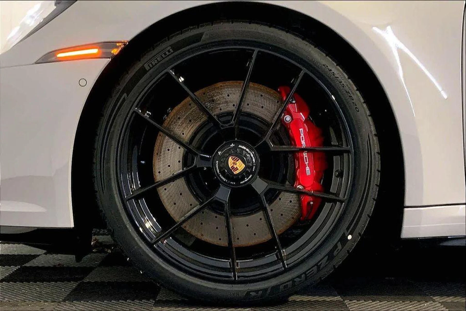 mph010_400044083_W_Crh_U_Cpe_B_Jx_Il841i22o4_WA_1c_M_7f1c7d7899