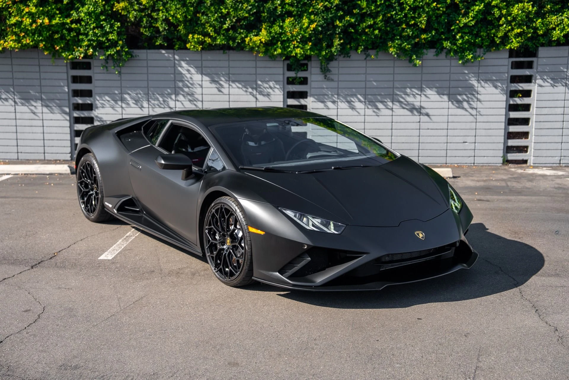 mph010_4001292018_Used_2022_Lamborghini_Huracan_EVO_1762801553_3c2db3f966