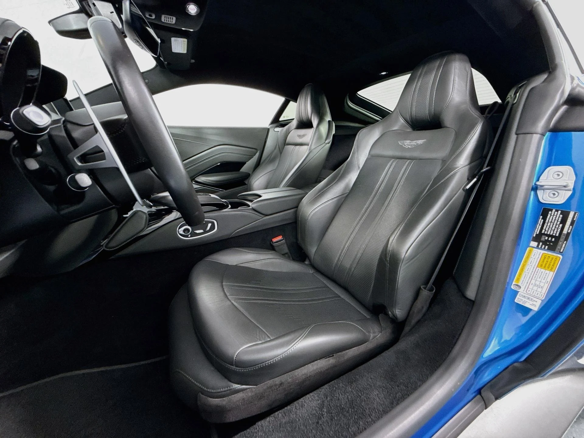 mph010_4005589873_Used_2020_Aston_Martin_Vantage_1791218619_68a44318d2