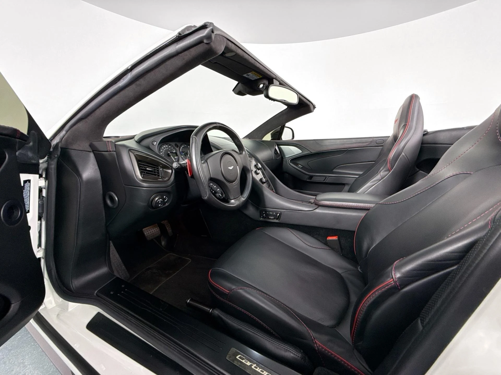 mph010_4010855579_Used_2015_Aston_Martin_Vanquish_Volante_1782334081_482e0862a3