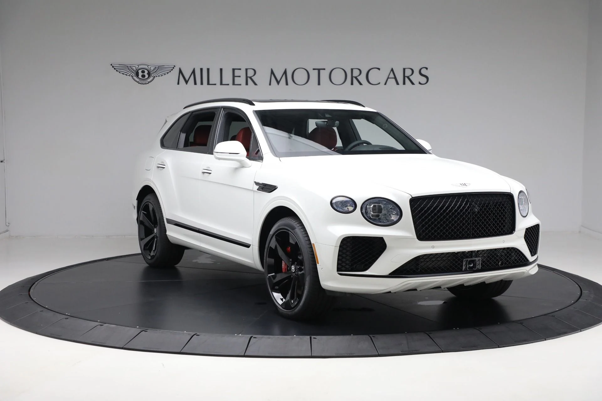 mph010_4017435625_New_2025_Bentley_Bentayga_V8_ec8cc5f71e