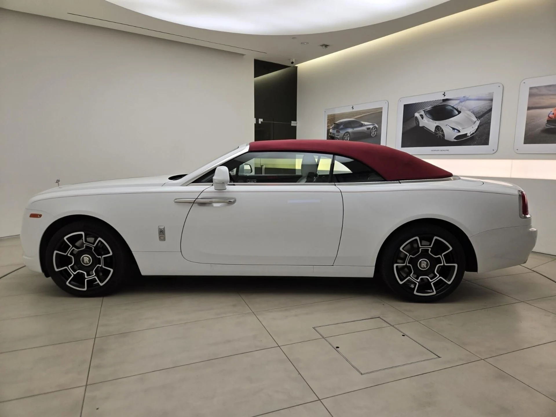 mph010_4018923778_Used_2018_Rolls_Royce_Dawn_1753166193_f067e0b693