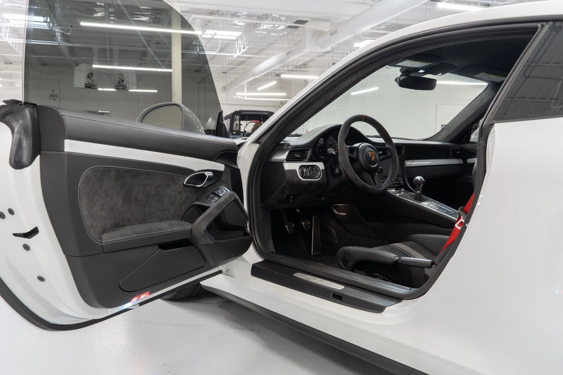 mph010_4026626137_Used_2018_Porsche_911_GT_3_1761338544_b167b46448