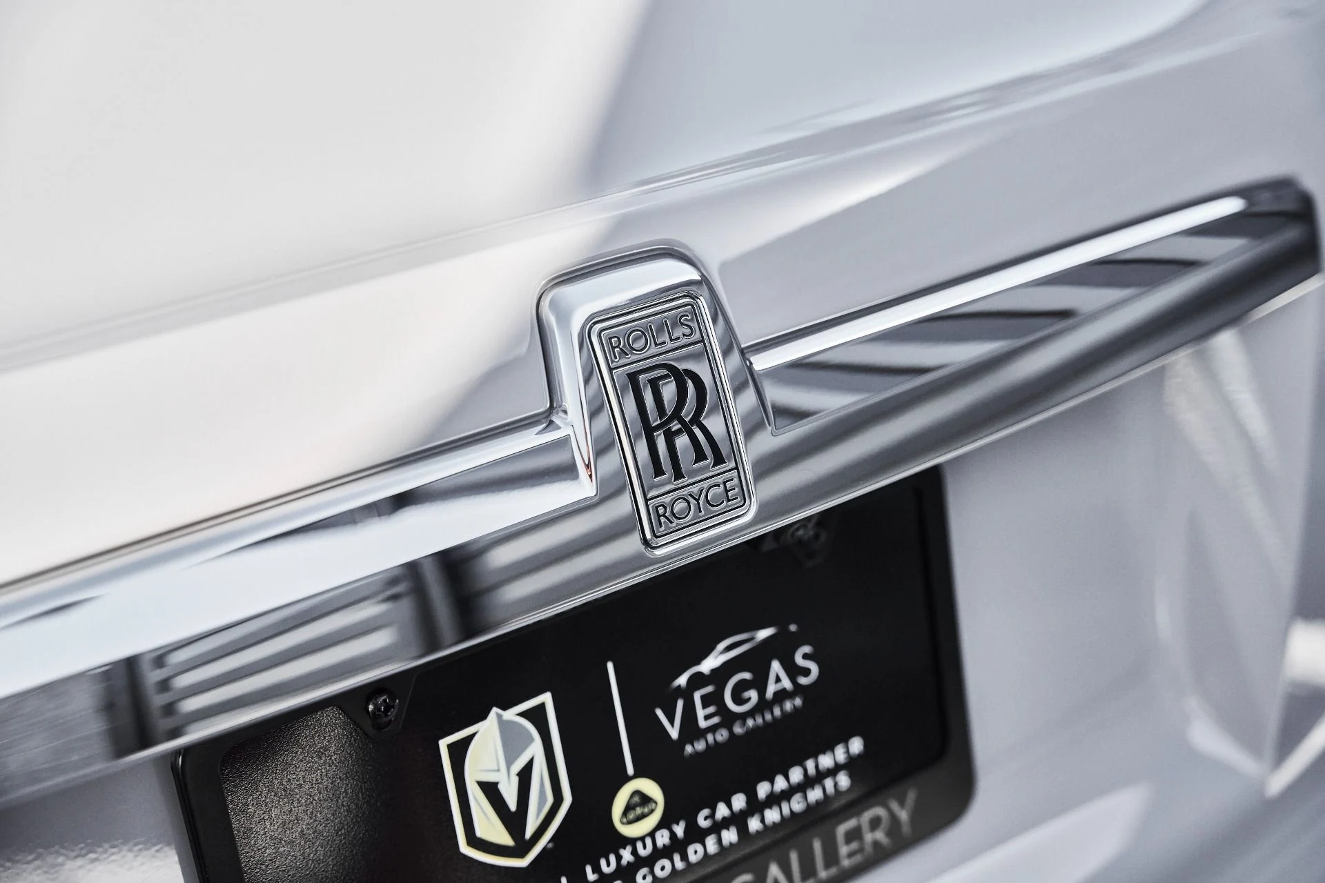 mph010_4042951583_Used_2025_Rolls_Royce_Ghost_Base_1780623243_53b4623015