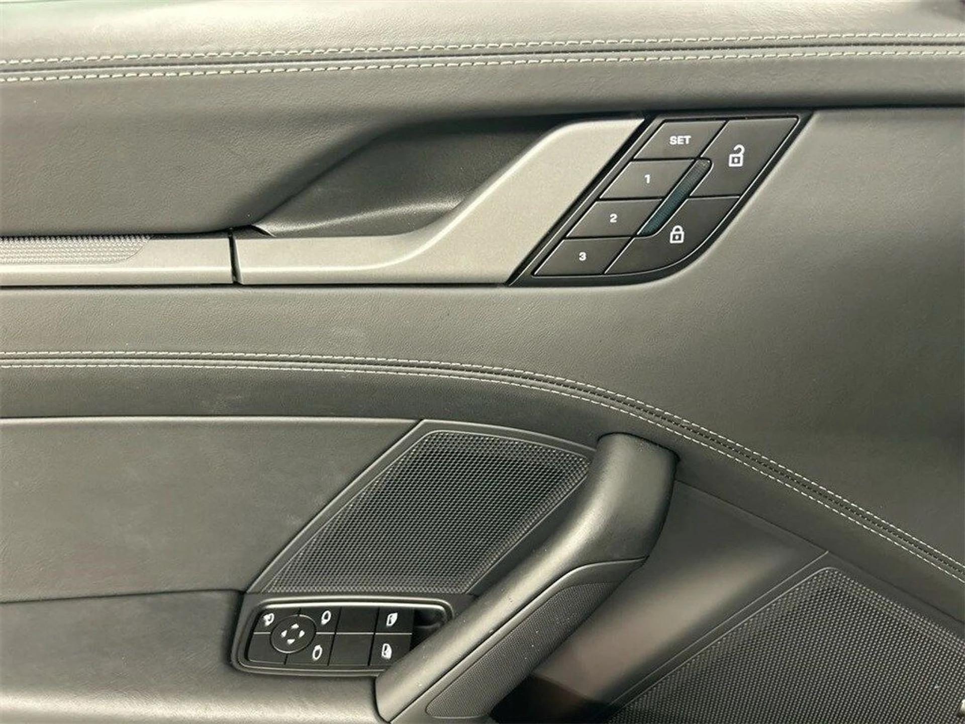 mph010_4051459817_7bfa1ad7380b0ac2ad825741459cb9d1x_9b958f935a