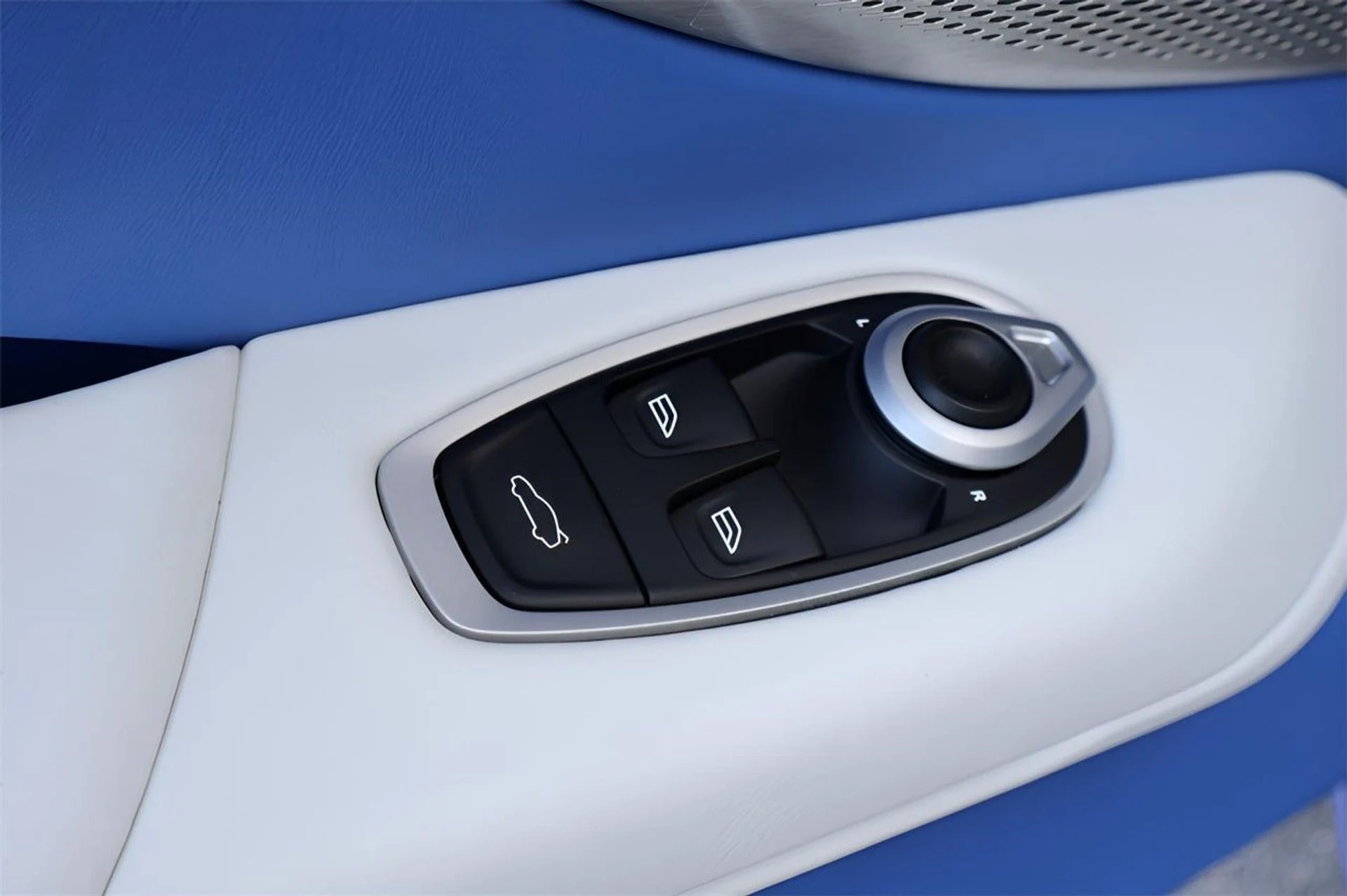 mph010_4068402712_11_07b947d49c