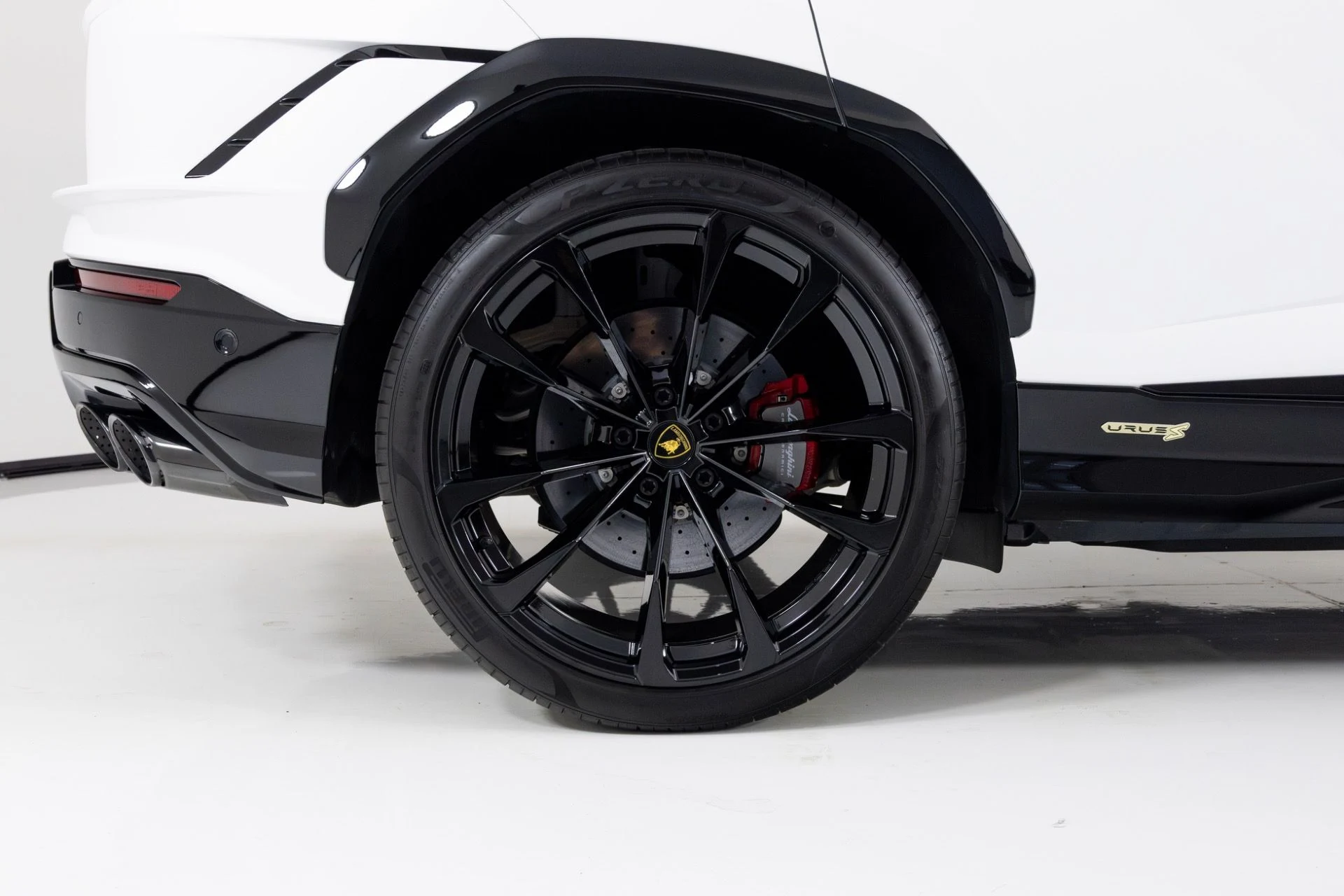 mph010_4069824672_Used_2024_Lamborghini_Urus_S_1765302044_29928215d7