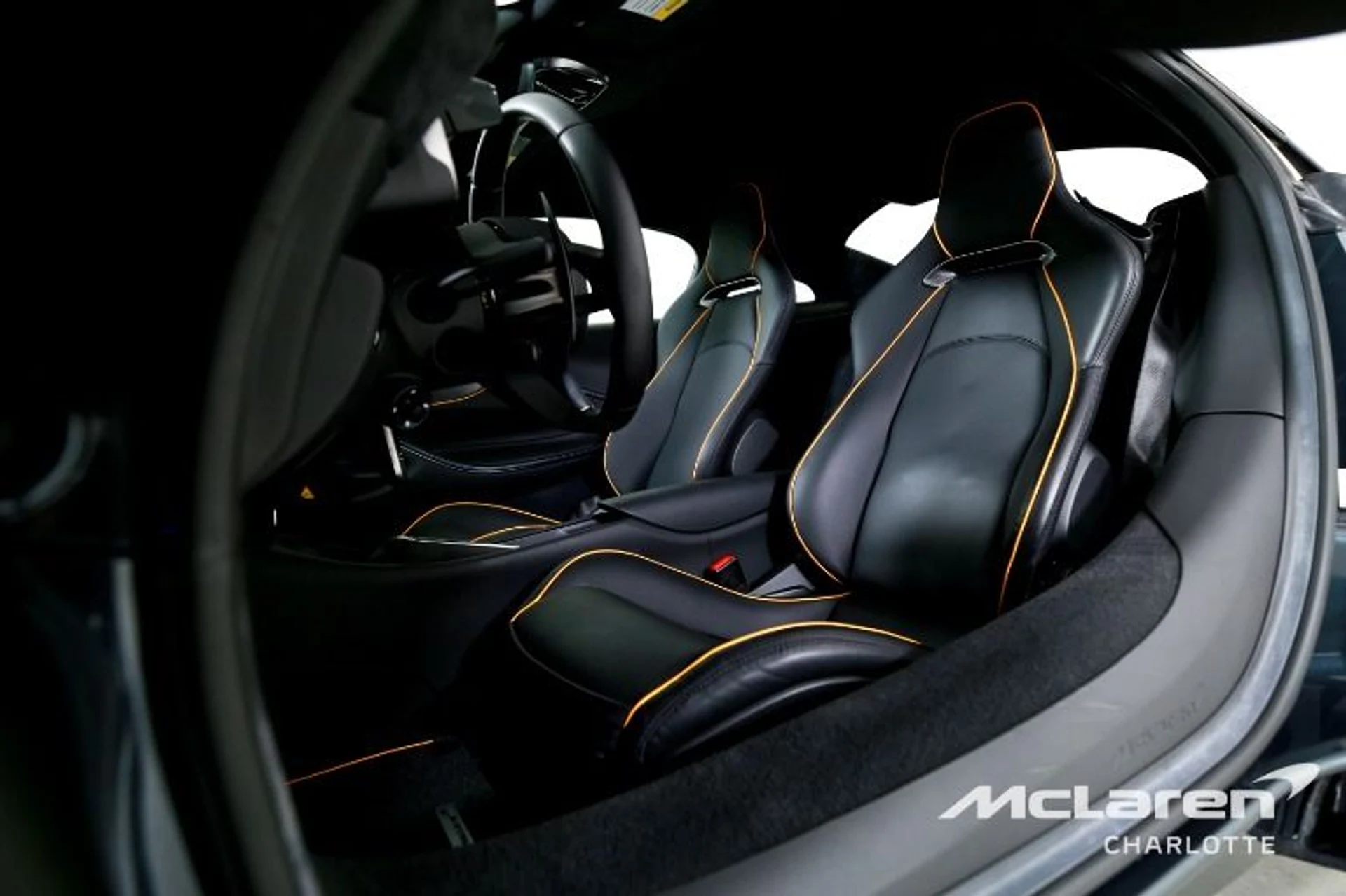 mph010_4073547011_Used_2023_Mc_Laren_Artura_e56c6124a5