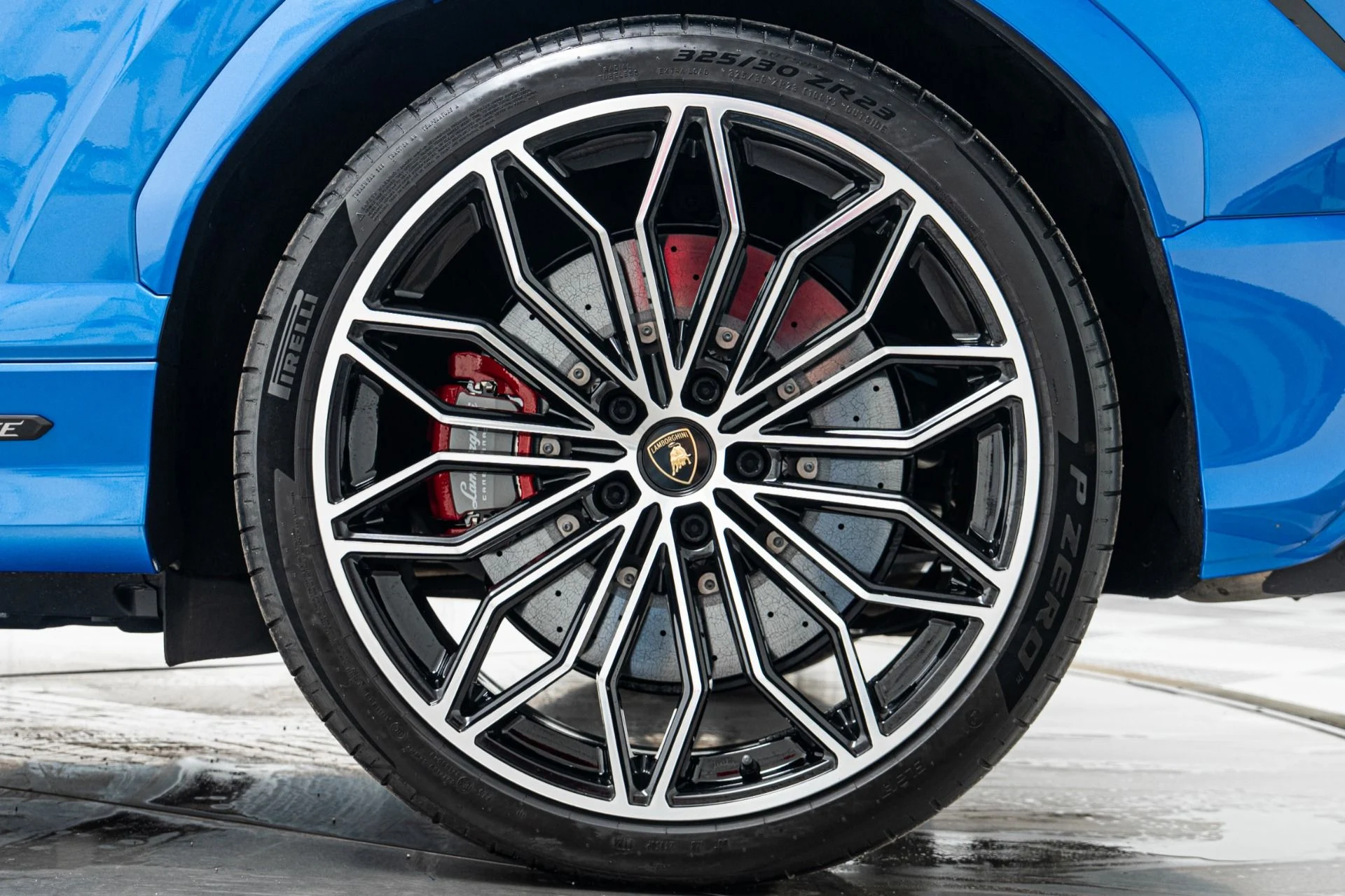 mph010_407521126_Used_2025_Lamborghini_Urus_SE_Bang_and_Olufsen_Audio_Two_Tone_Interior_789_Horsepower_1773150487_7fcc2143c8