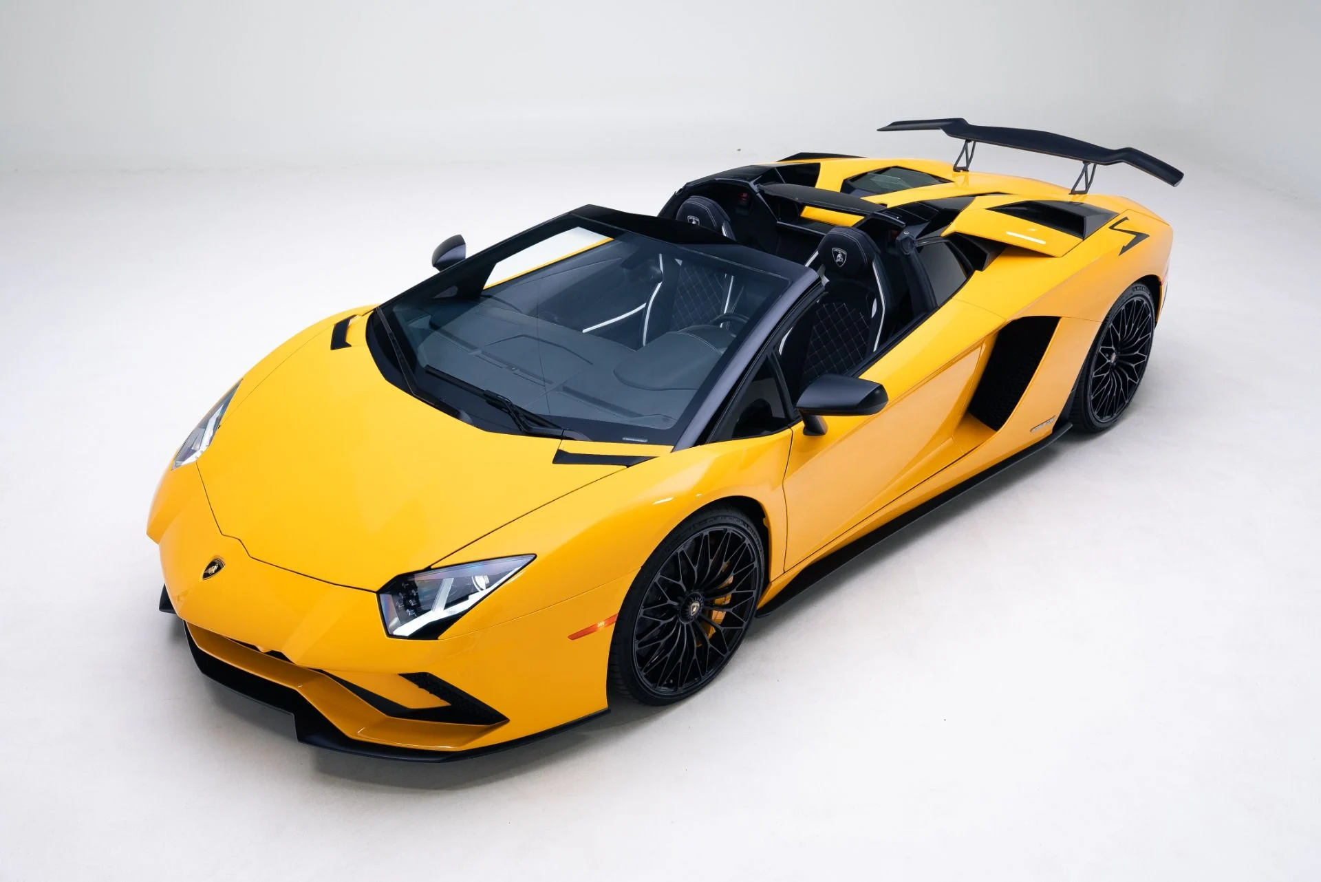 mph010_4075291641_Used_2018_Lamborghini_Aventador_Roadster_LP_740_4_S_1767990844_06808110bc