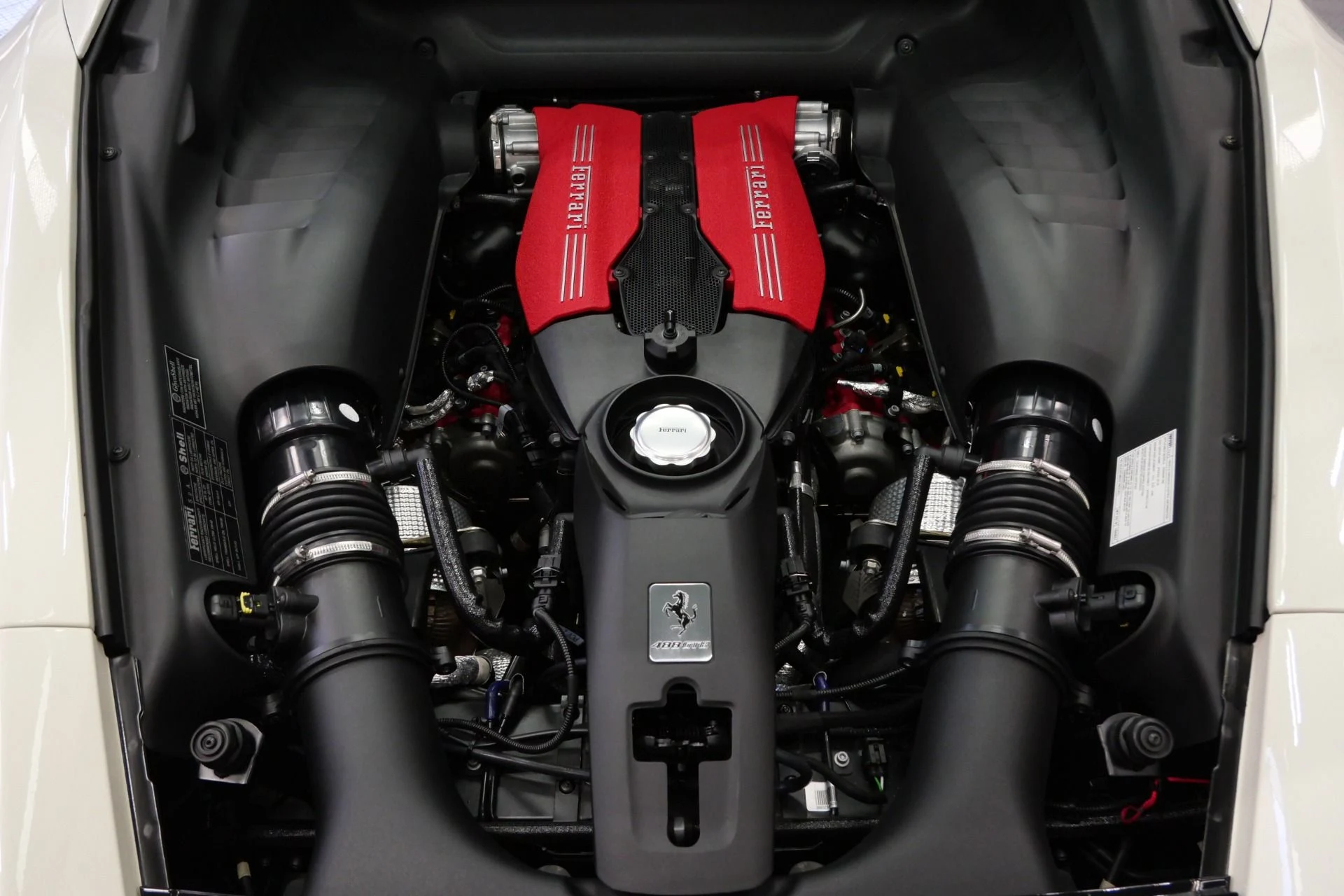 mph010_4075578975_Used_2018_Ferrari_488_GTB_1755879022_1c2495f8d5