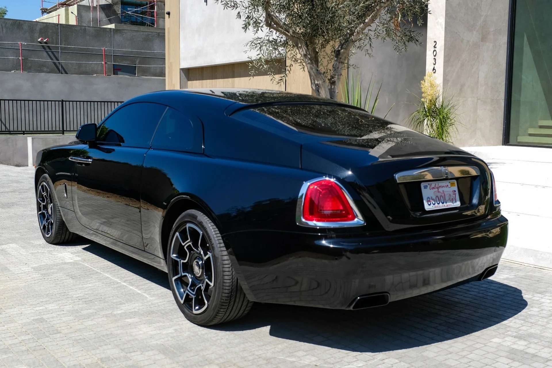mph010_4080529286_Used_2017_Rolls_Royce_Wraith_1753316399_d09ea9856f