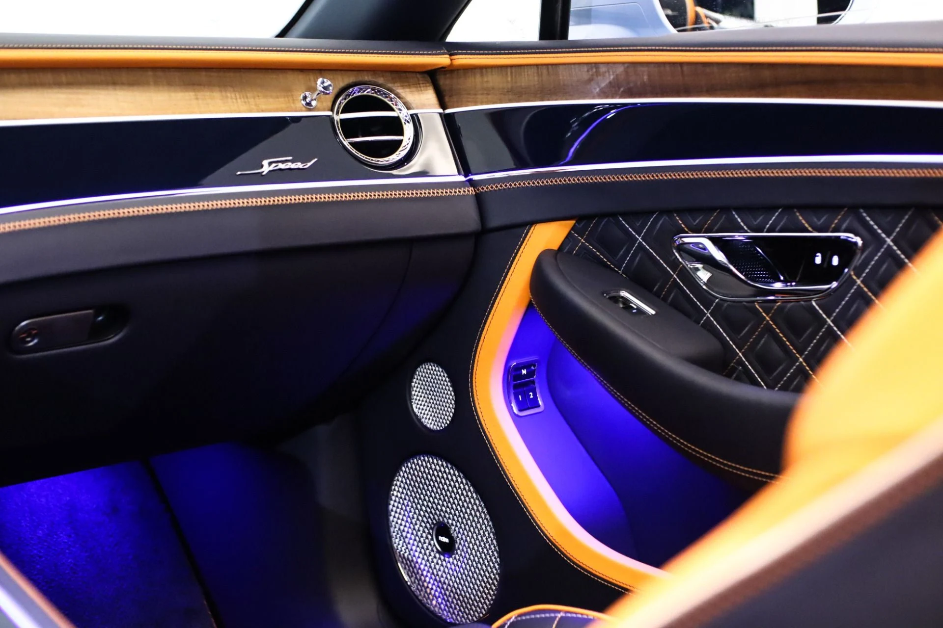 mph010_4082879818_Used_2024_Bentley_Continental_GTC_Speed_1744369762_1eaeb36dd4