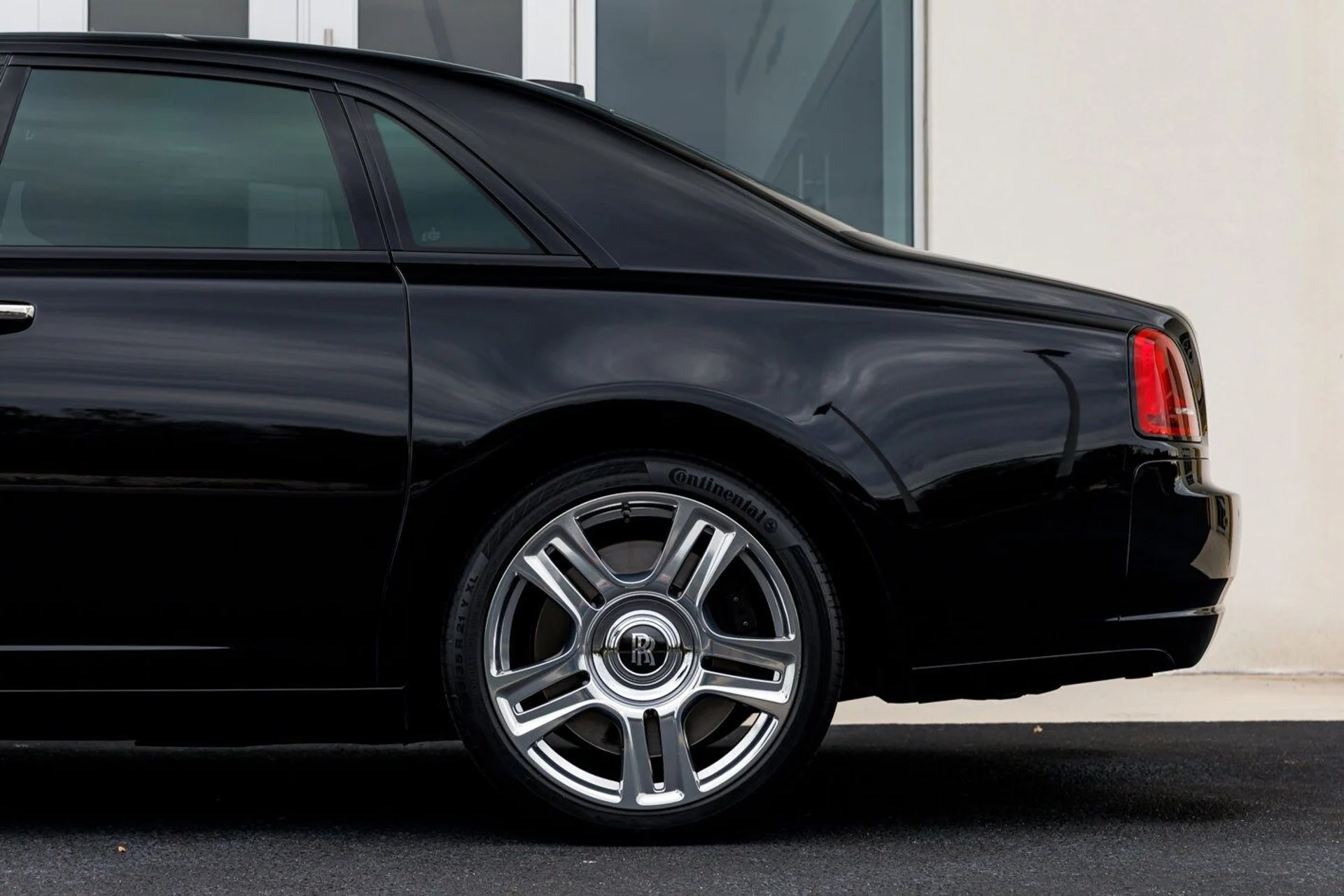 mph010_4085127669_0f7bd5148edabc15f4a93cade829cc9cx_c233b74ee2