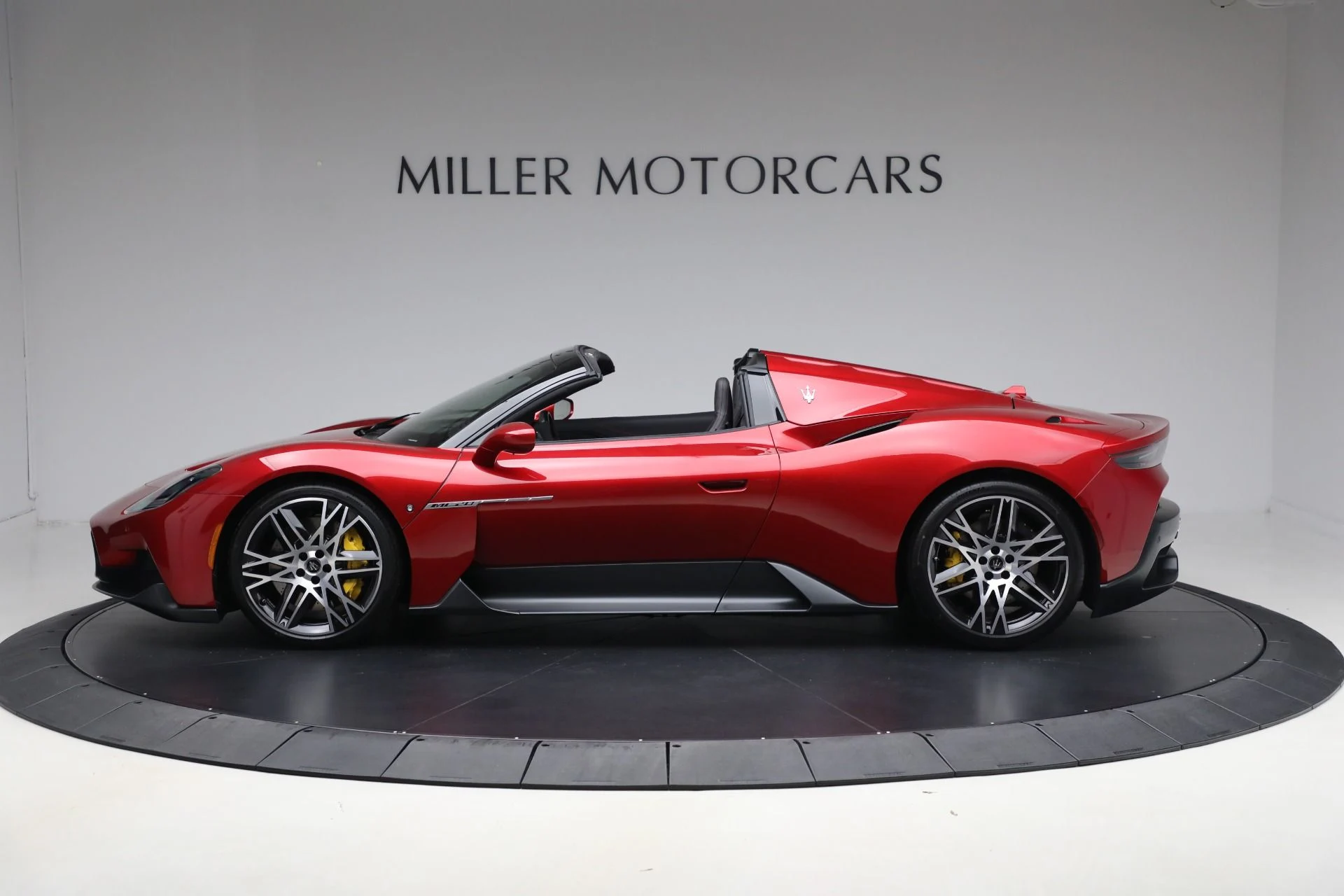 mph010_4091780381_New_2024_Maserati_MC_20_Cielo_52b39fa282