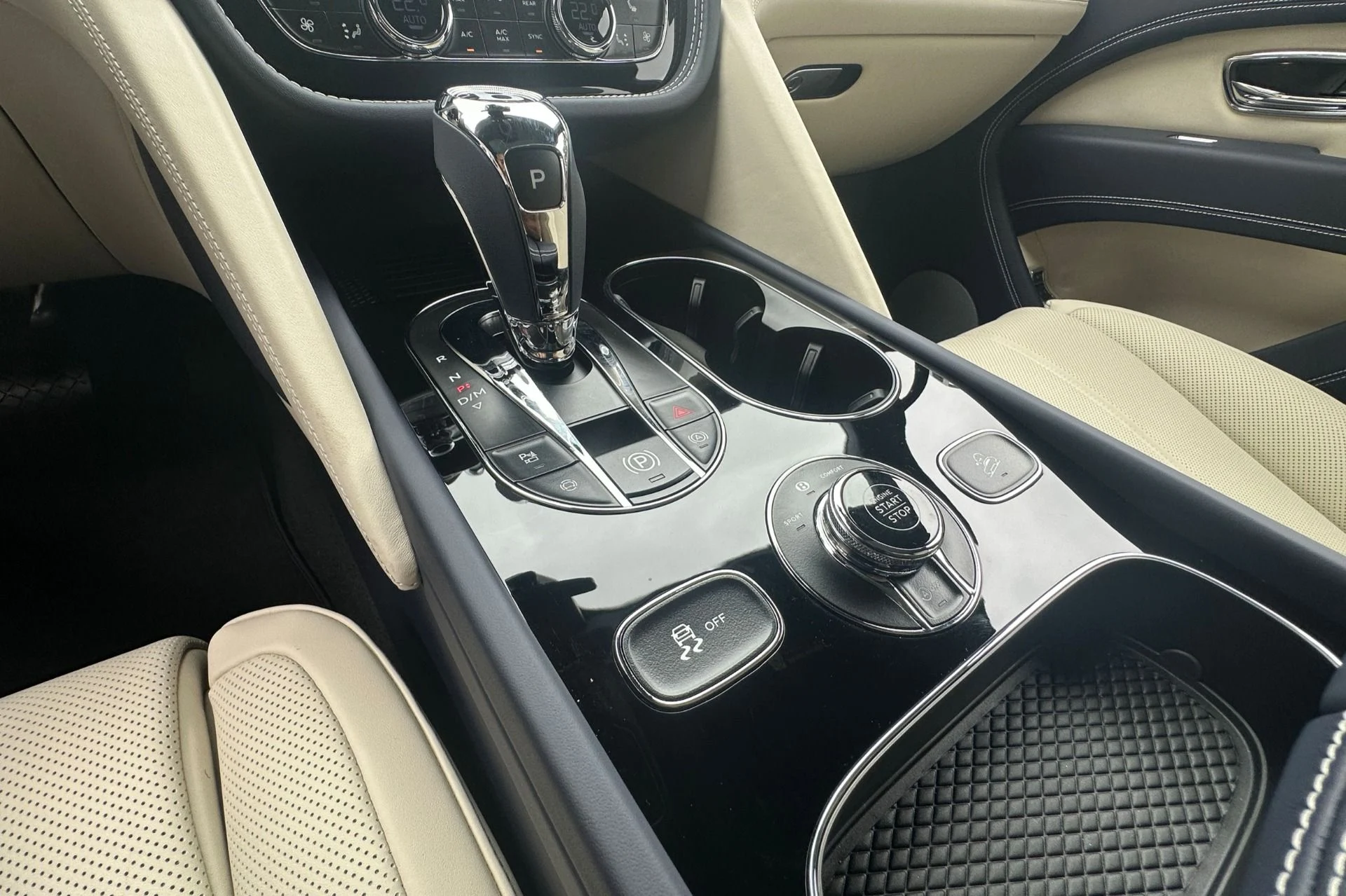 mph010_4094570758_New_2026_Bentley_Bentayga_V8_1784720137_27bf0e30c1