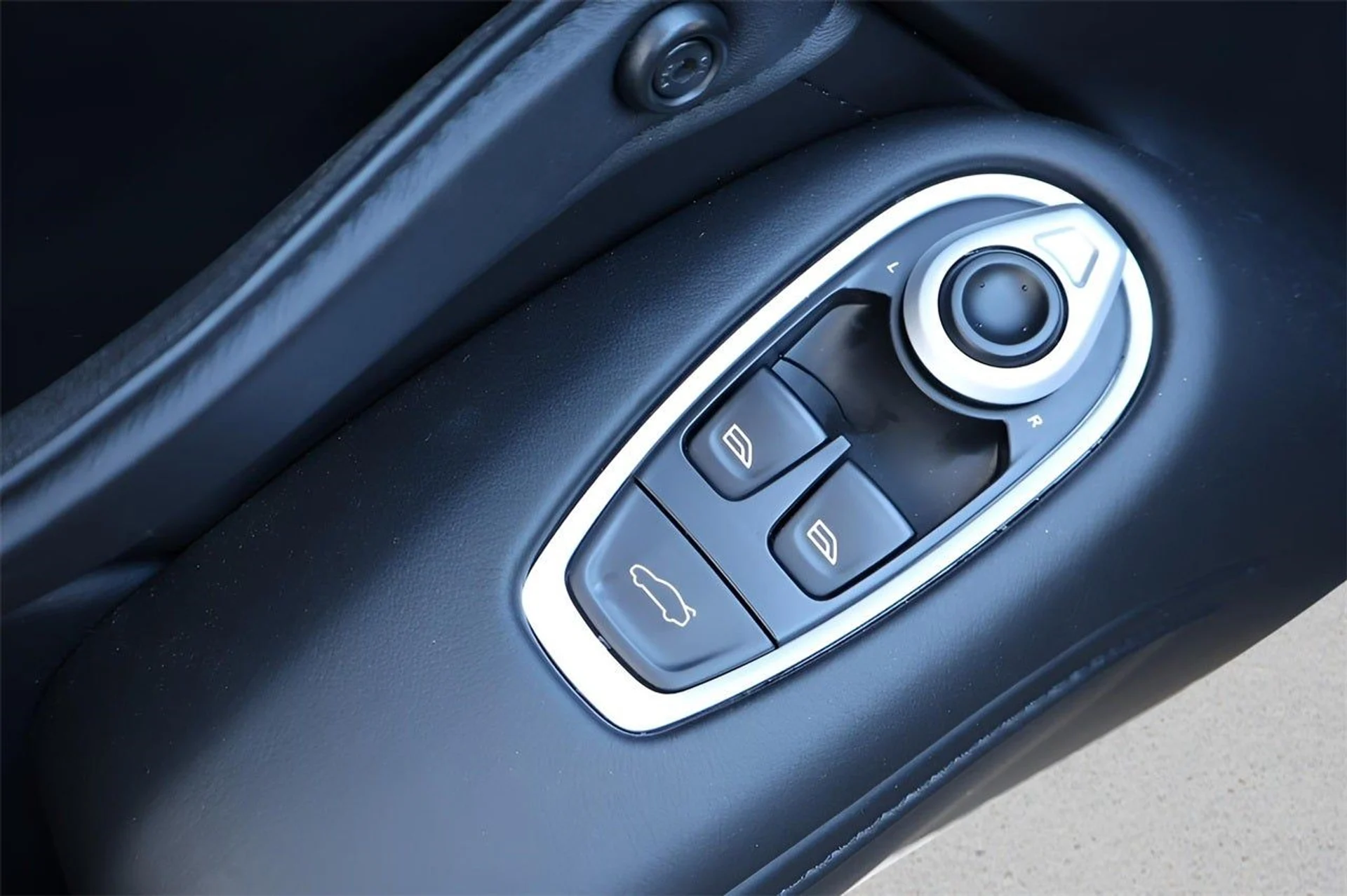 mph010_4095016455_11_2785c6b820