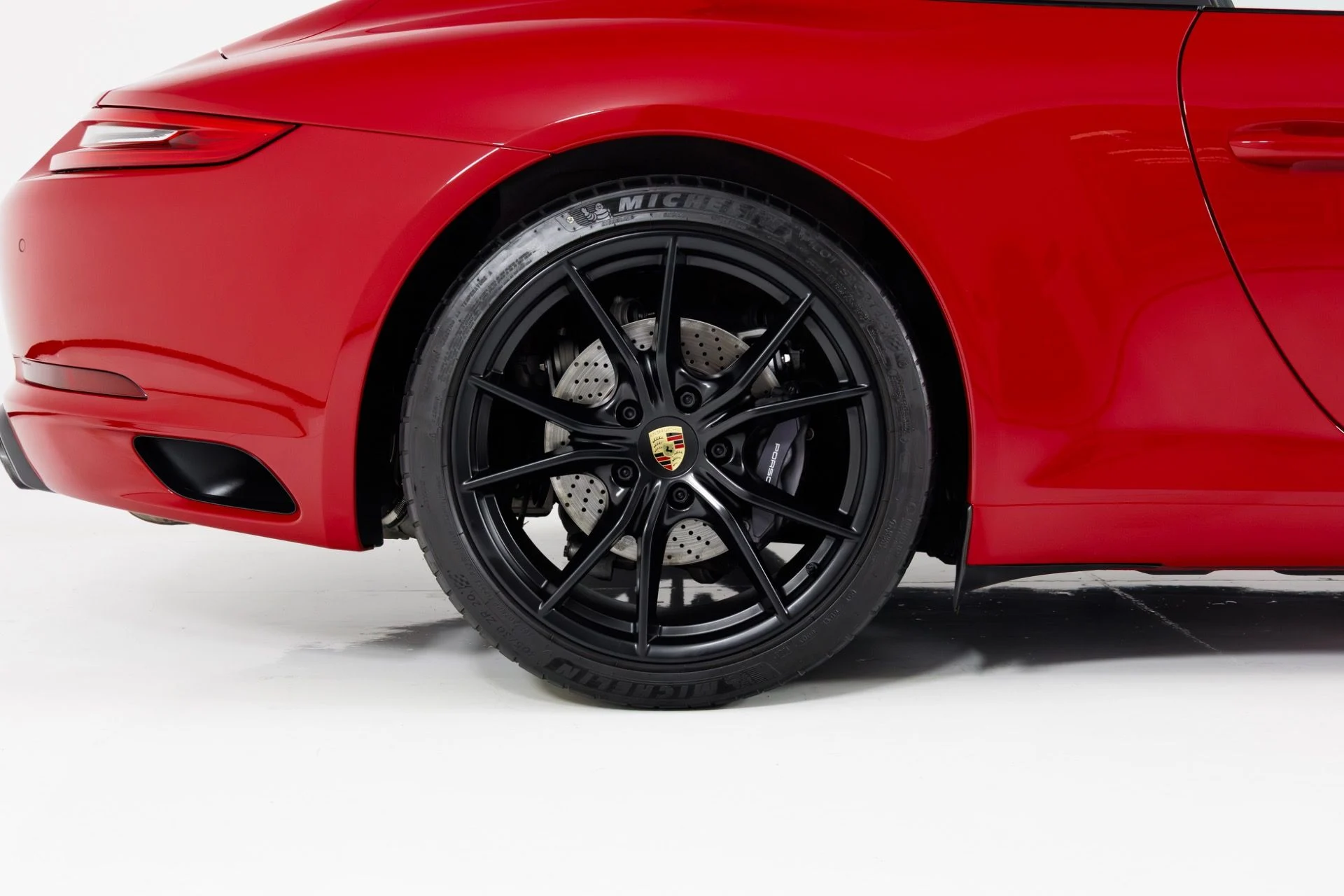 mph010_4097470656_Used_2019_Porsche_911_Carrera_1767051368_ead1cd1824