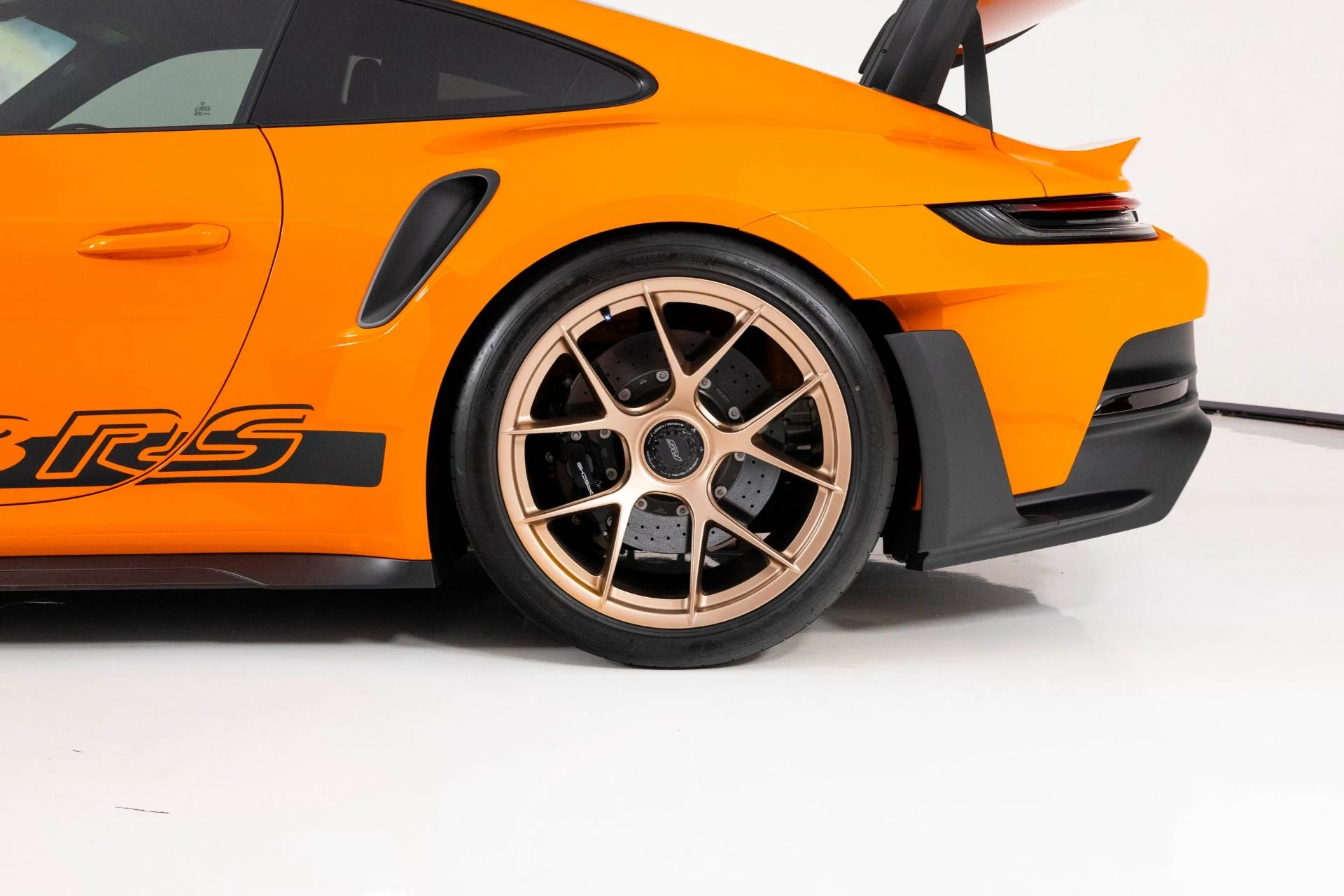 mph010_4101316723_Used_2024_Porsche_911_GT_3_RS_1760133542_7b26e1243a