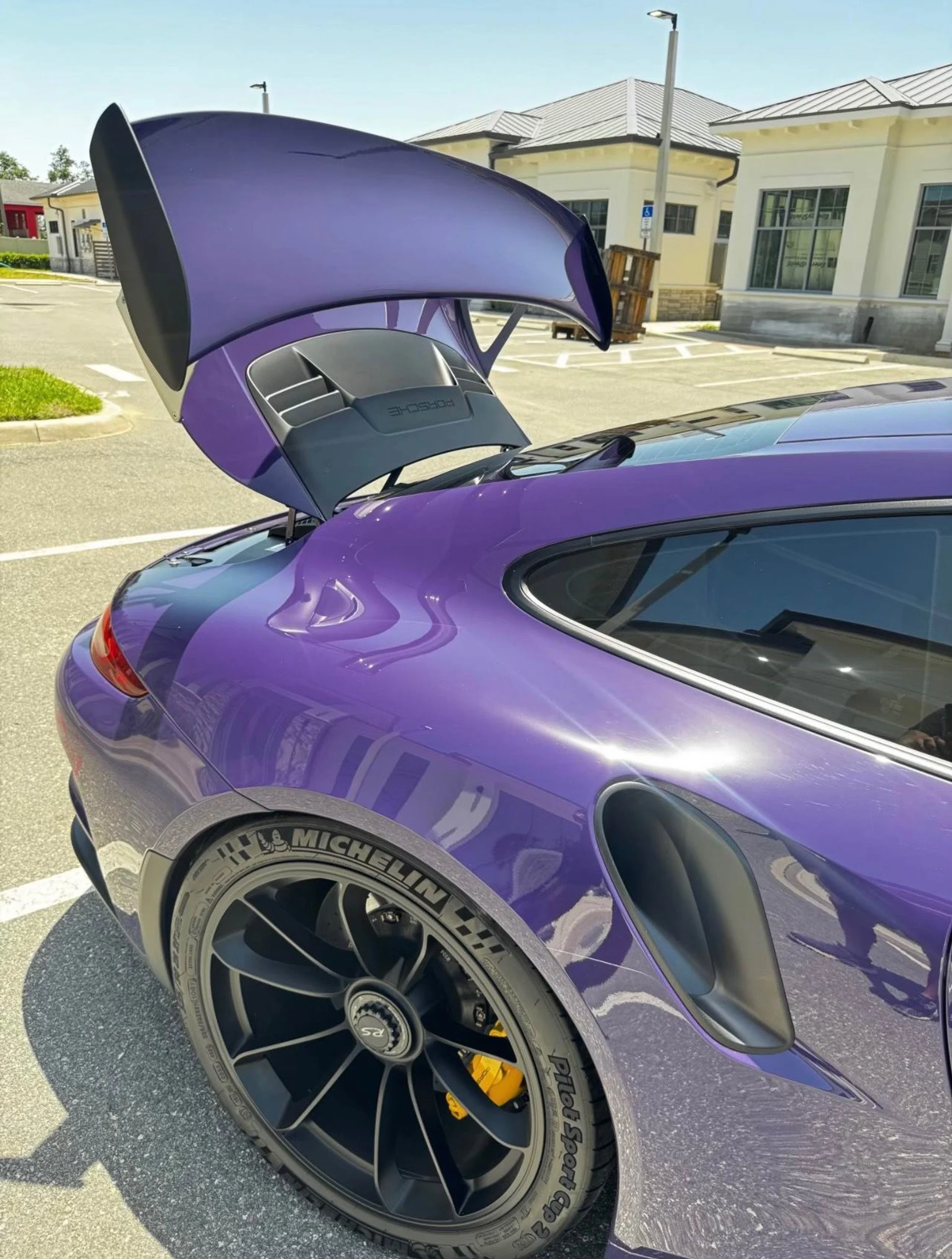 mph010_4110143039_Used_2016_Porsche_911_GT_3_RS_1754414976_21438ed75d