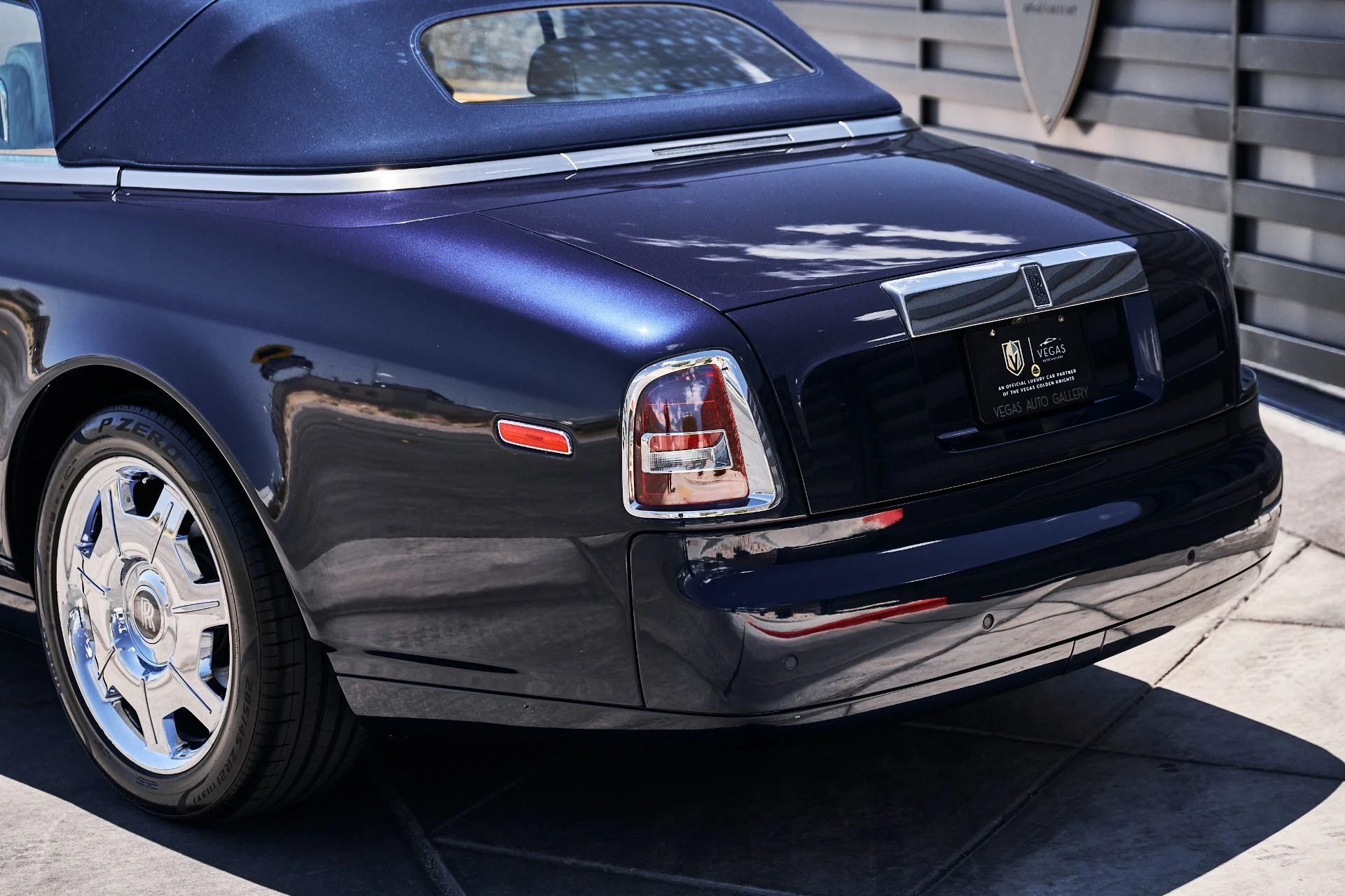mph010_4111336595_Used_2009_Rolls_Royce_Phantom_Drophead_Coupe_Base_1779209636_bf33238e0a
