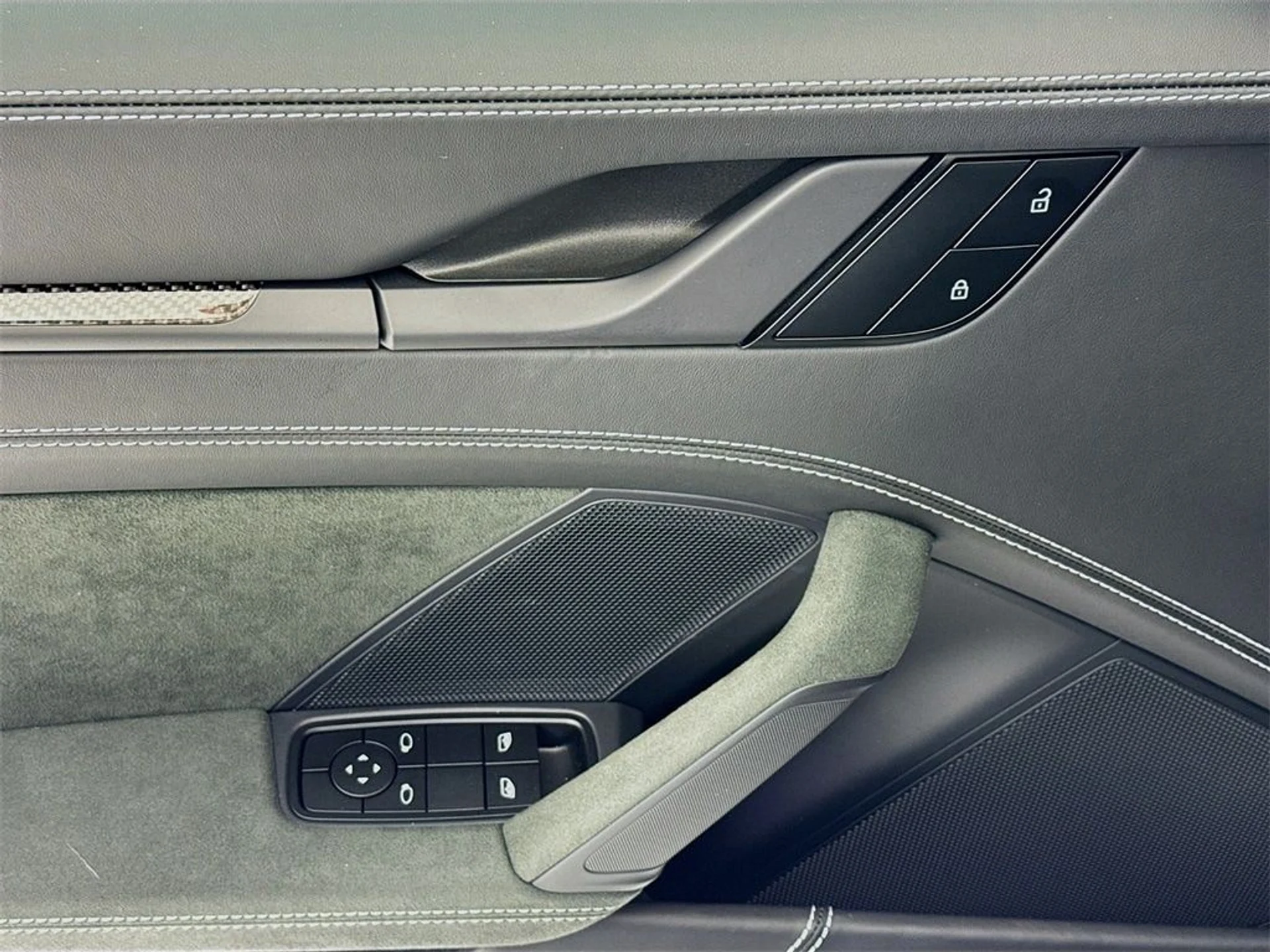 mph010_4113526757_9bbe8d27280922671edc13e3b35f403ax_bb590130fd