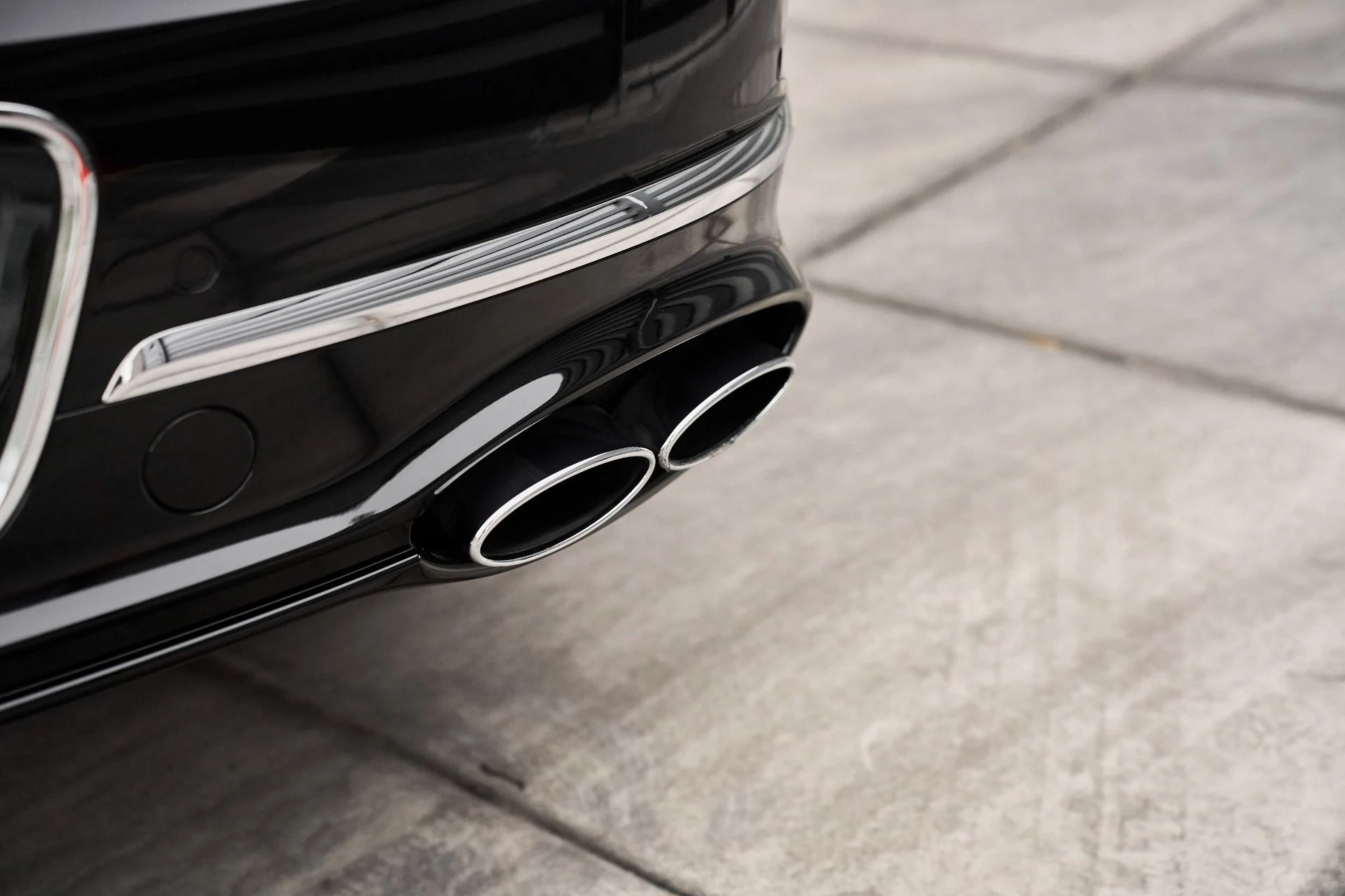 mph010_4114771421_Used_2022_Bentley_Flying_Spur_V8_1763502777_64a0b09f87