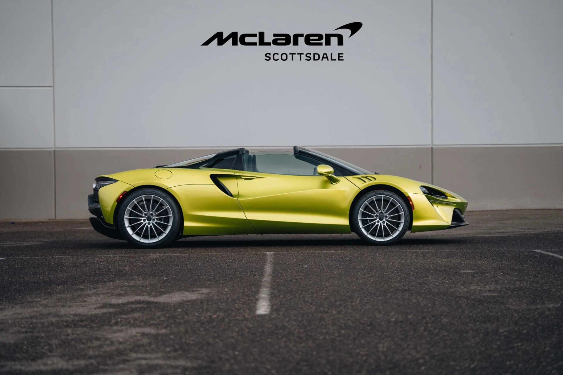mph010_4115320022_Used_2025_MCLAREN_ARTURA_1738446546_7eb5f86190