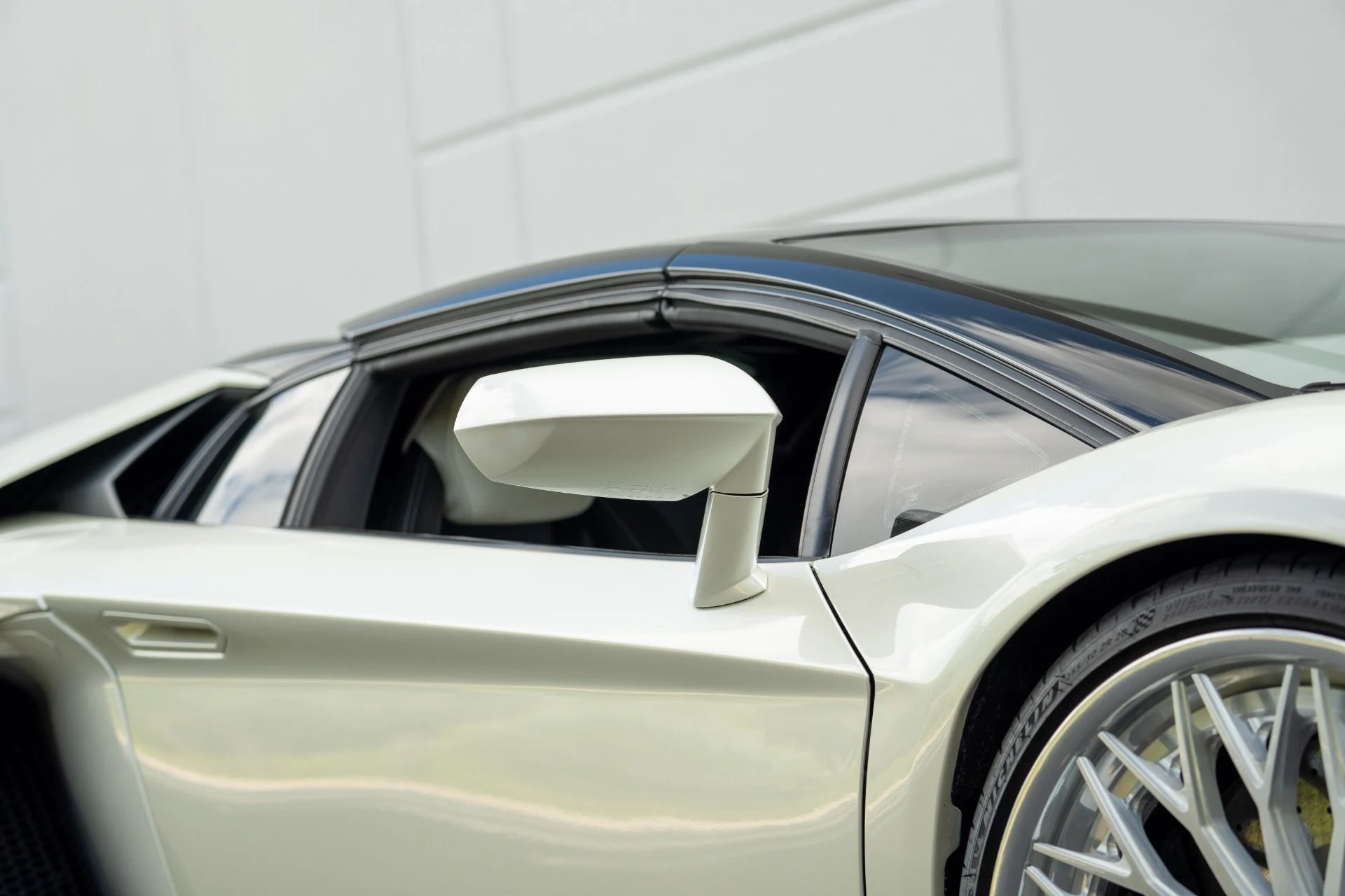mph010_4123965088_Used_2015_Lamborghini_Aventador_LP_700_4_1755636746_3d5f92ee7f