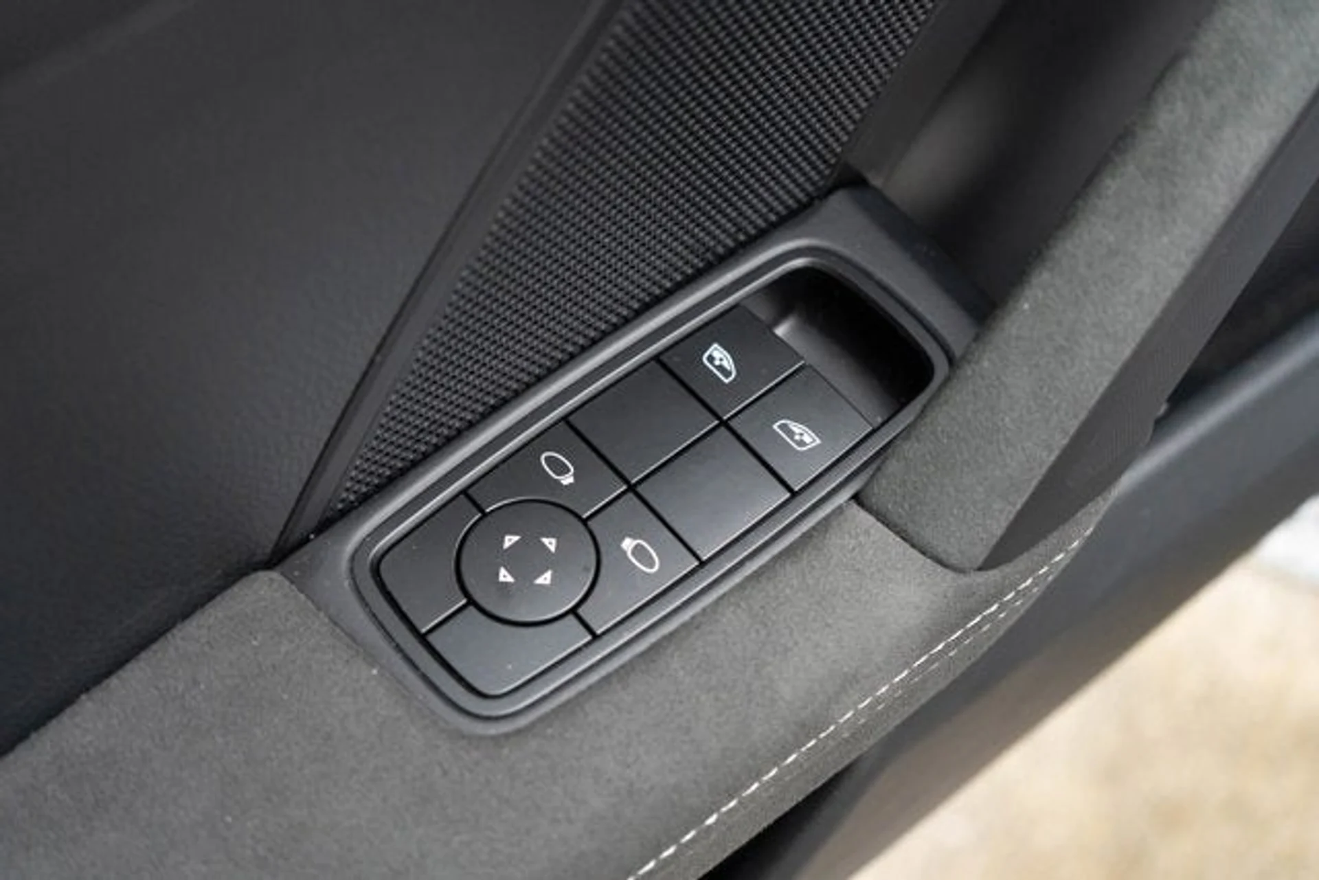 mph010_4142287744_11_7beea15ece