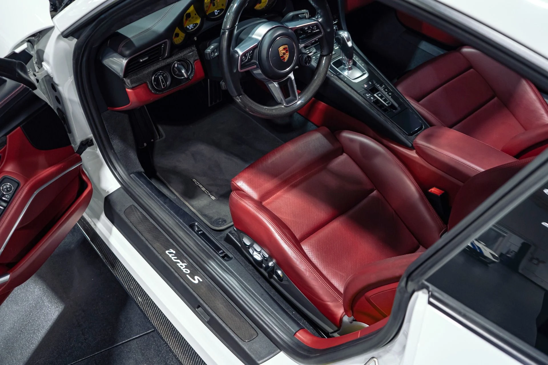 mph010_4151203683_Used_2018_Porsche_911_Turbo_S_212k_MSRP_50000_in_Tasteful_Upgrades_1771453047_3dbcb24c7e
