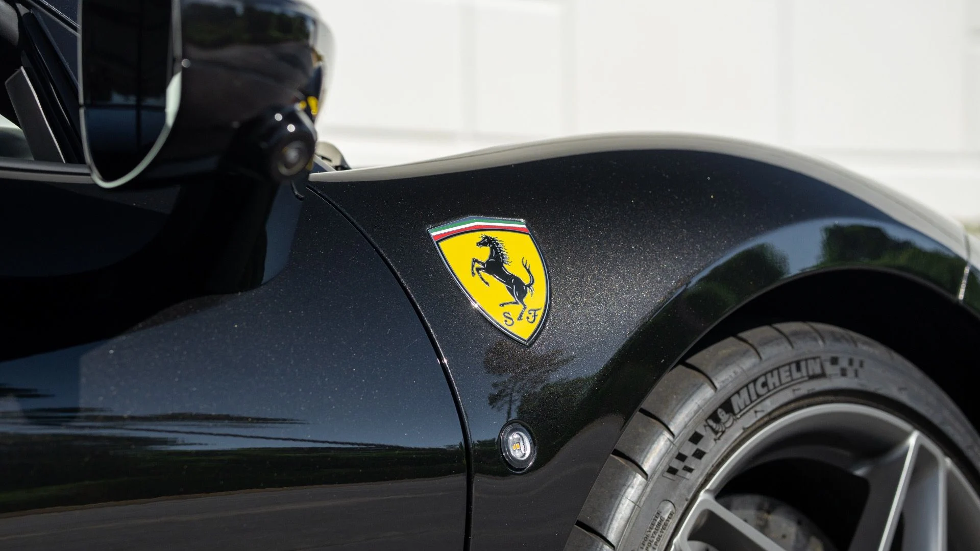 mph010_41559256_Used_2021_Ferrari_F8_Spider_1753198397_5cf993dda2