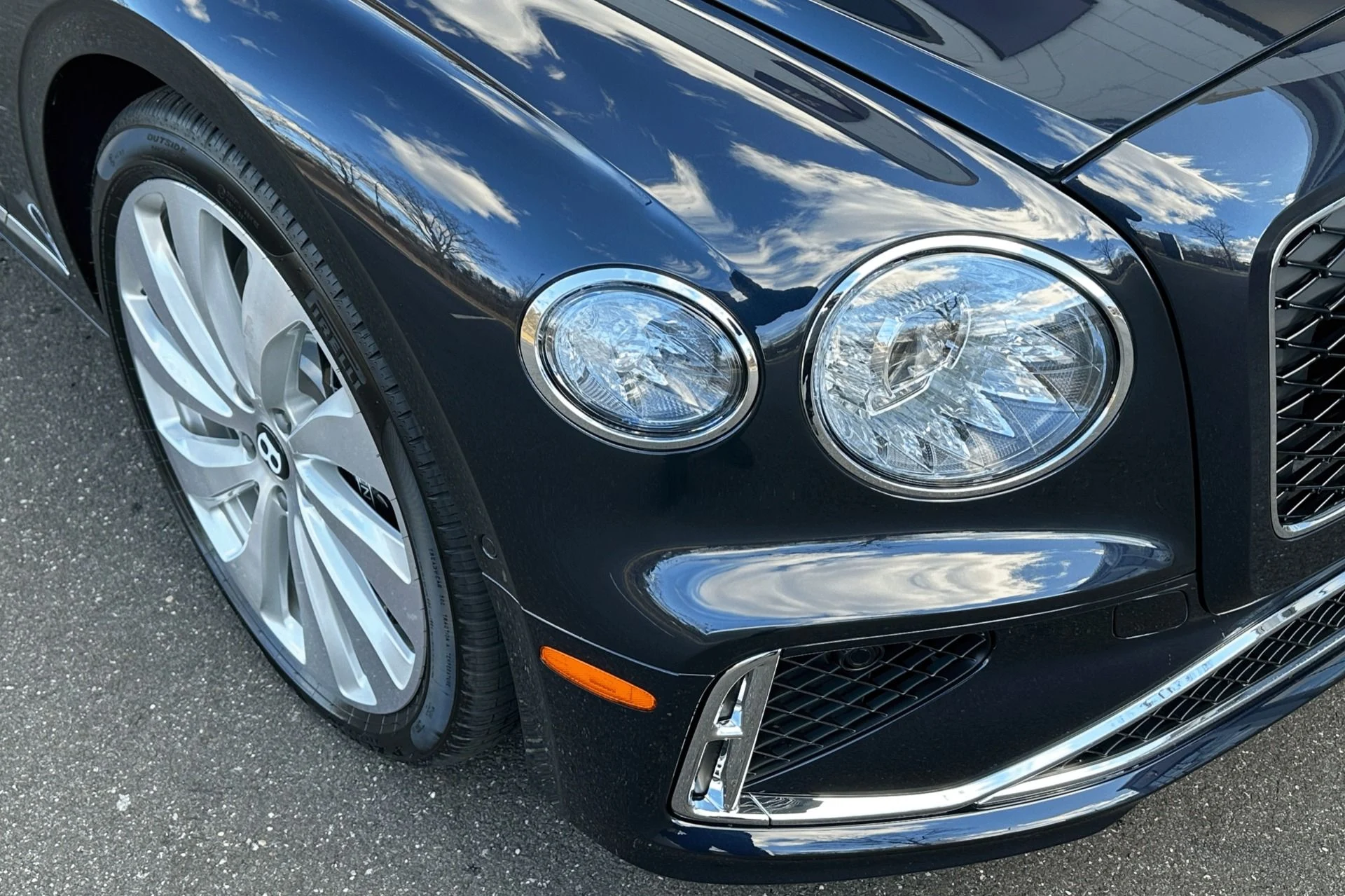 mph010_4161022555_Used_2026_Bentley_Flying_Spur_1784743104_0074a6b493