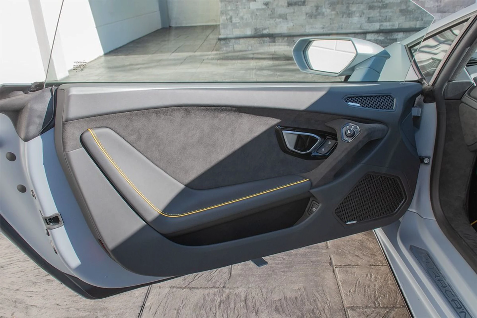 mph010_4163005163_Used_2024_Lamborghini_Huracan_Tecnica_1736523937_5e4c4d5924