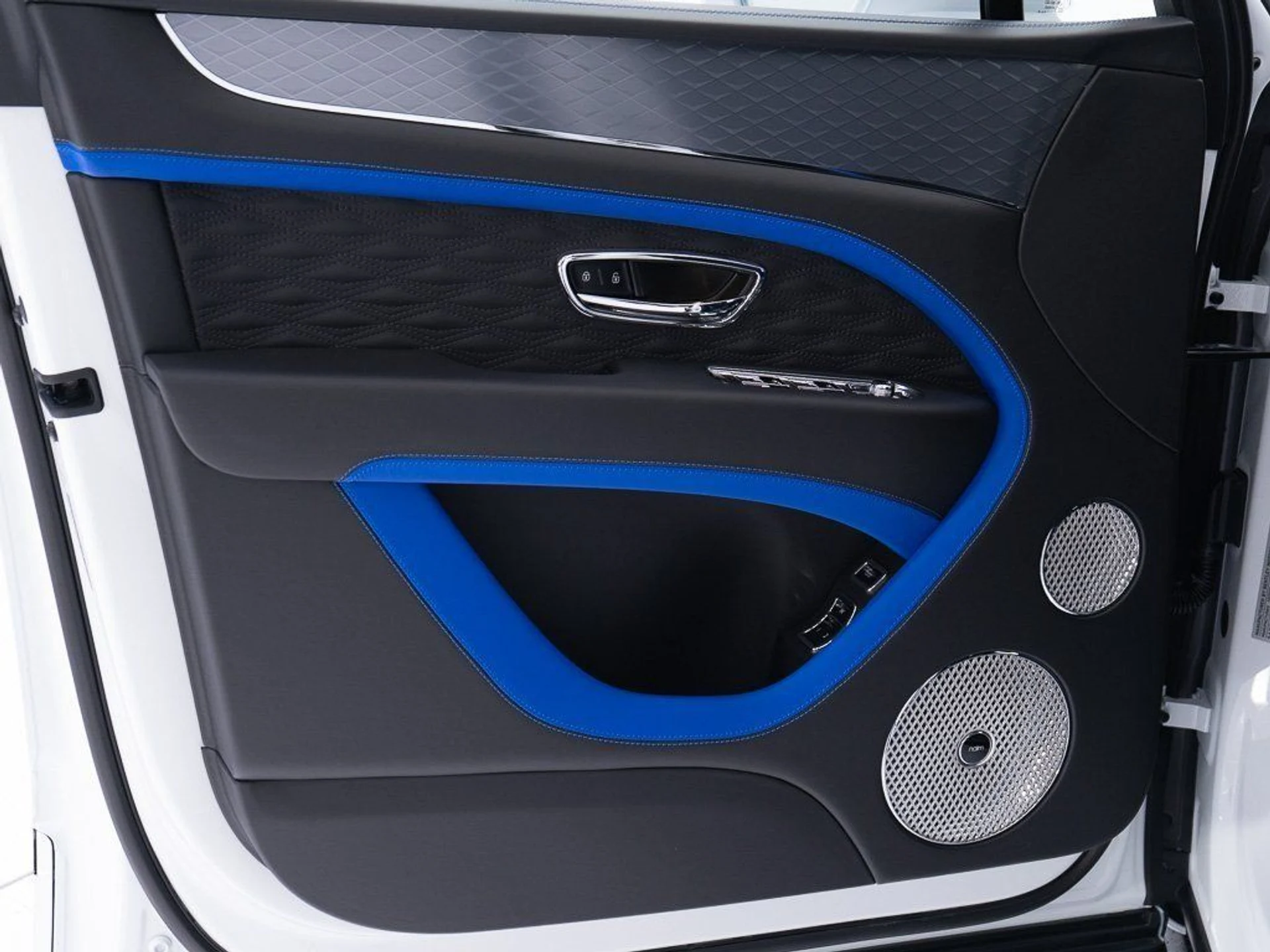 mph010_4166922436_7a7cc2d8d8ec0a3ceb9557263560818f_2c7ecab6cf