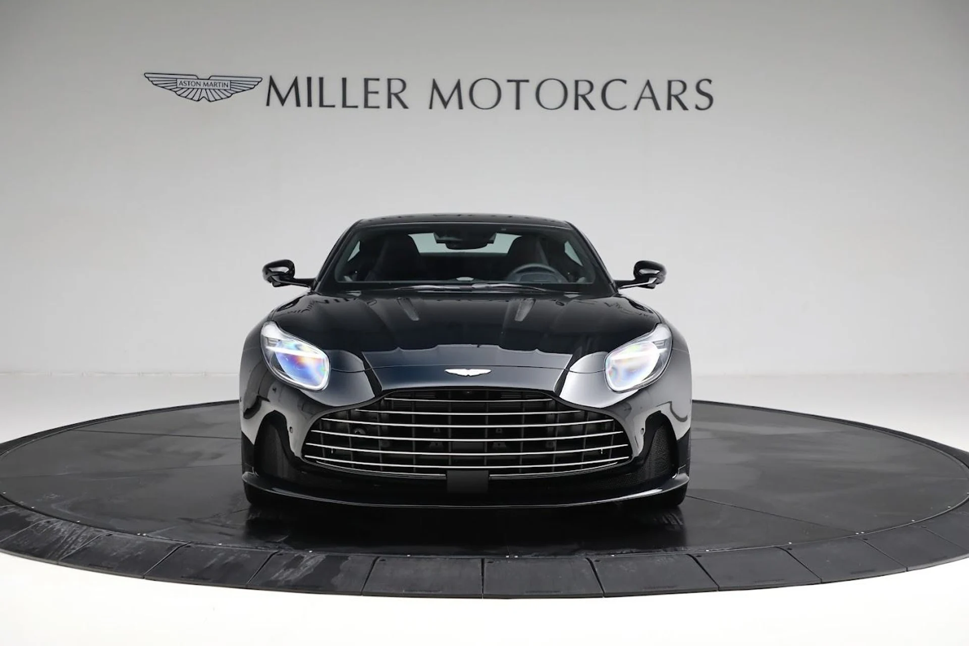 mph010_4179674212_Used_2024_Aston_Martin_DB_12_V8_e3d8587830