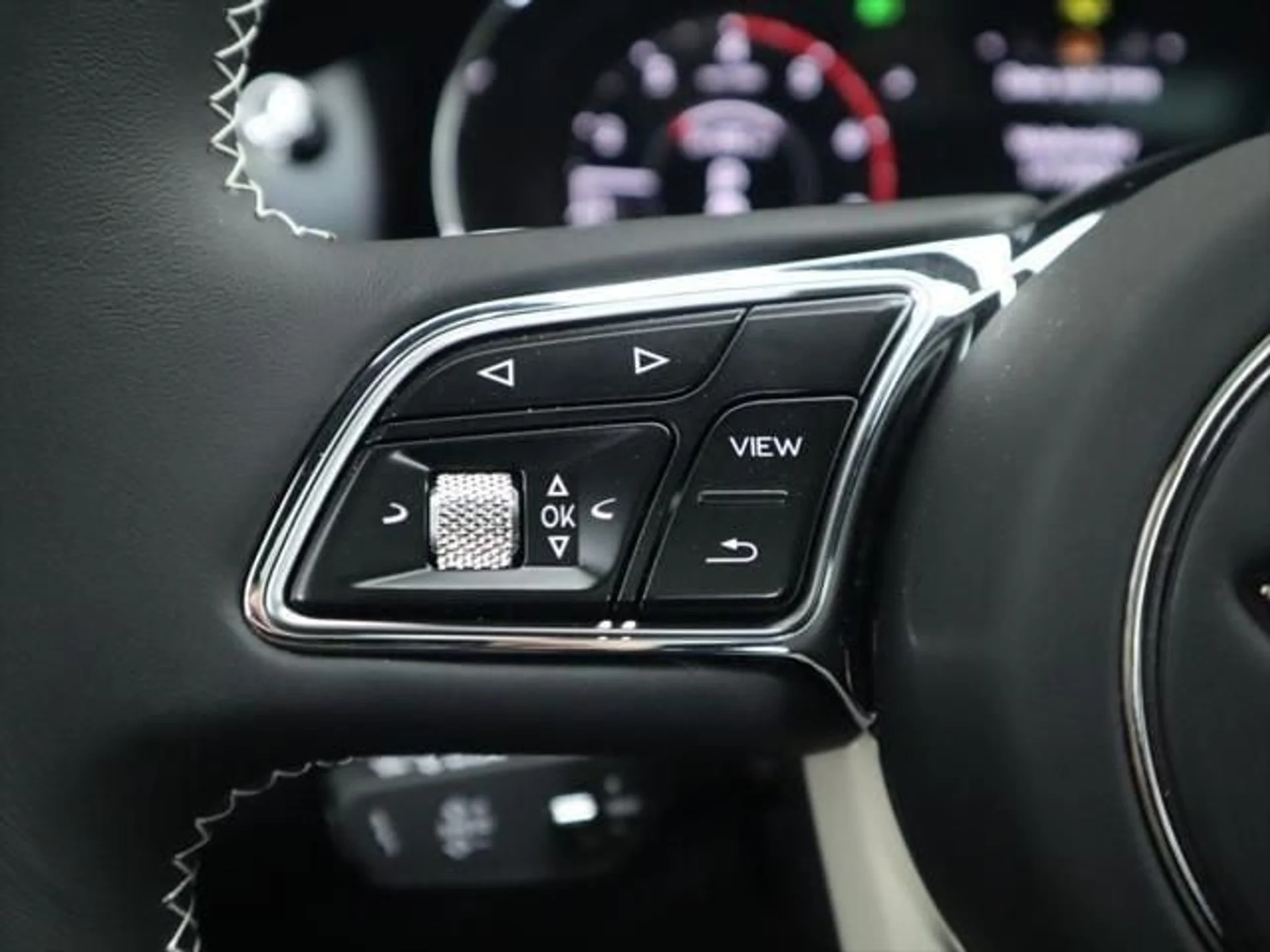 mph010_4182580362_new_2025_bentley_bentayga_ewb_v8awd_8119_22910191_11_640_23973dd770