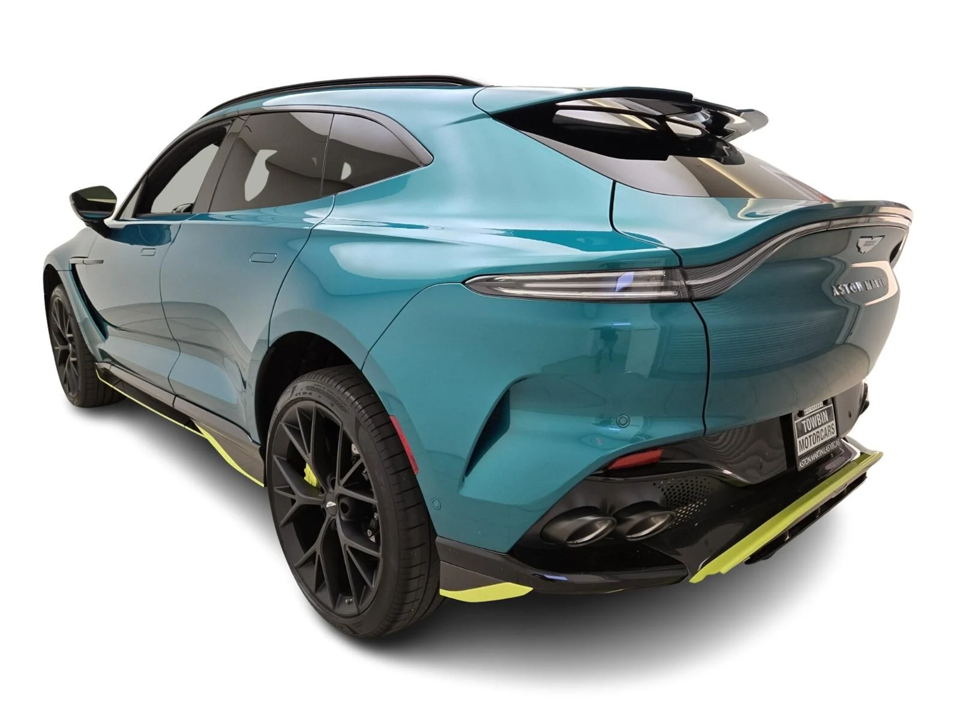 mph010_4202346606_New_2025_Aston_Martin_DBX_707_1753422039_314f4a4863