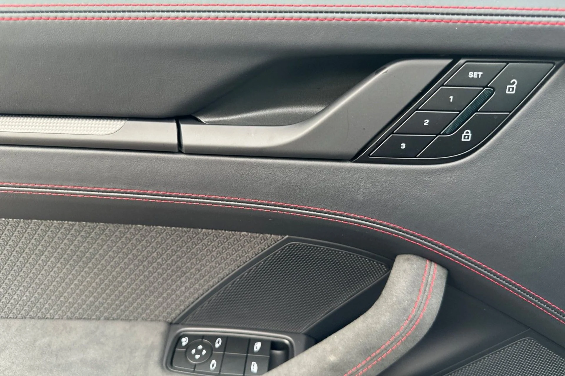 mph010_4202687872_d6575cd4af344fe48552a8b992644dcf_587d75395e