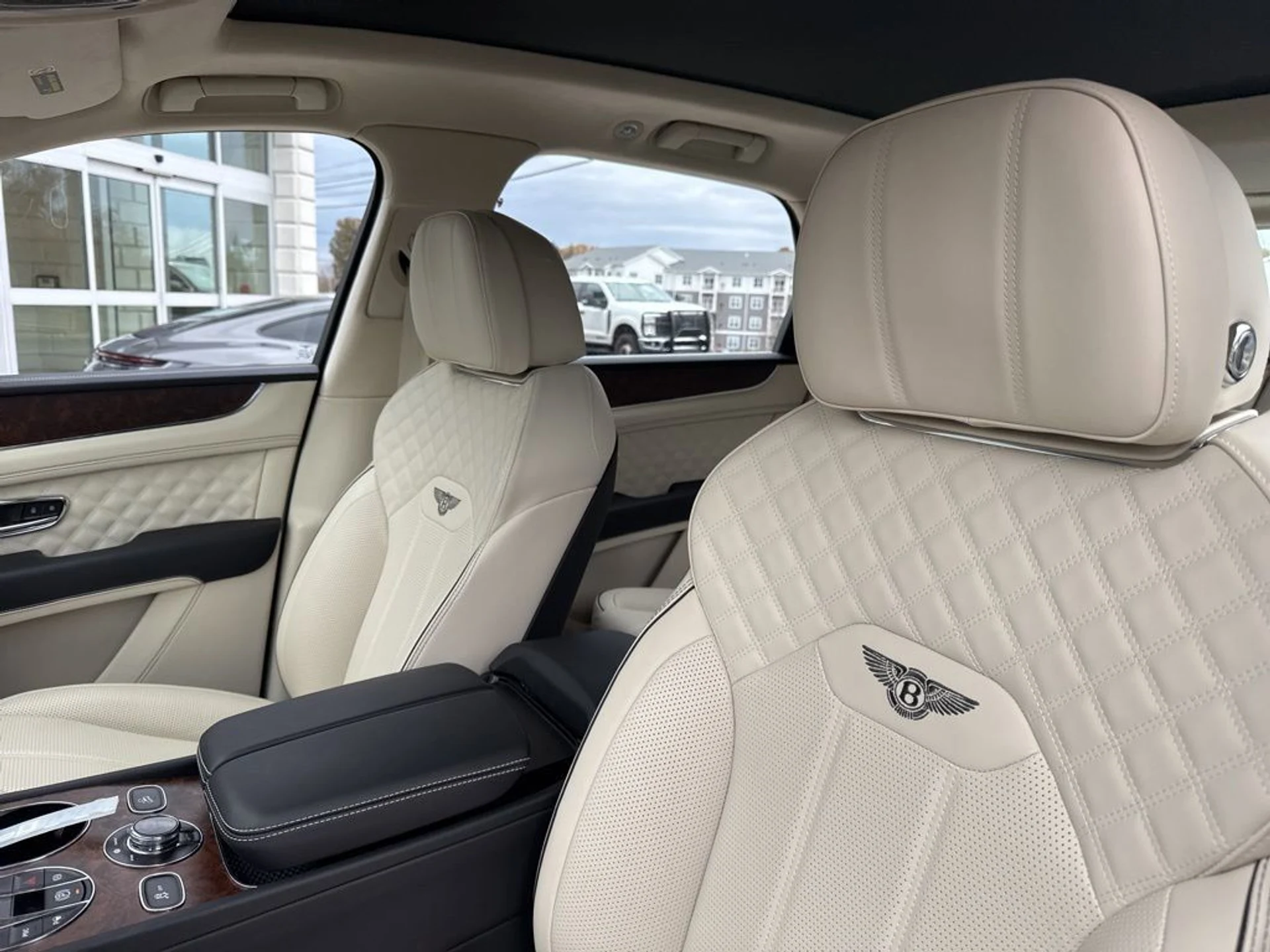 mph010_4206857561_3ba2bd6185404a47b54217a0f23d5ef9_c5b2442e78