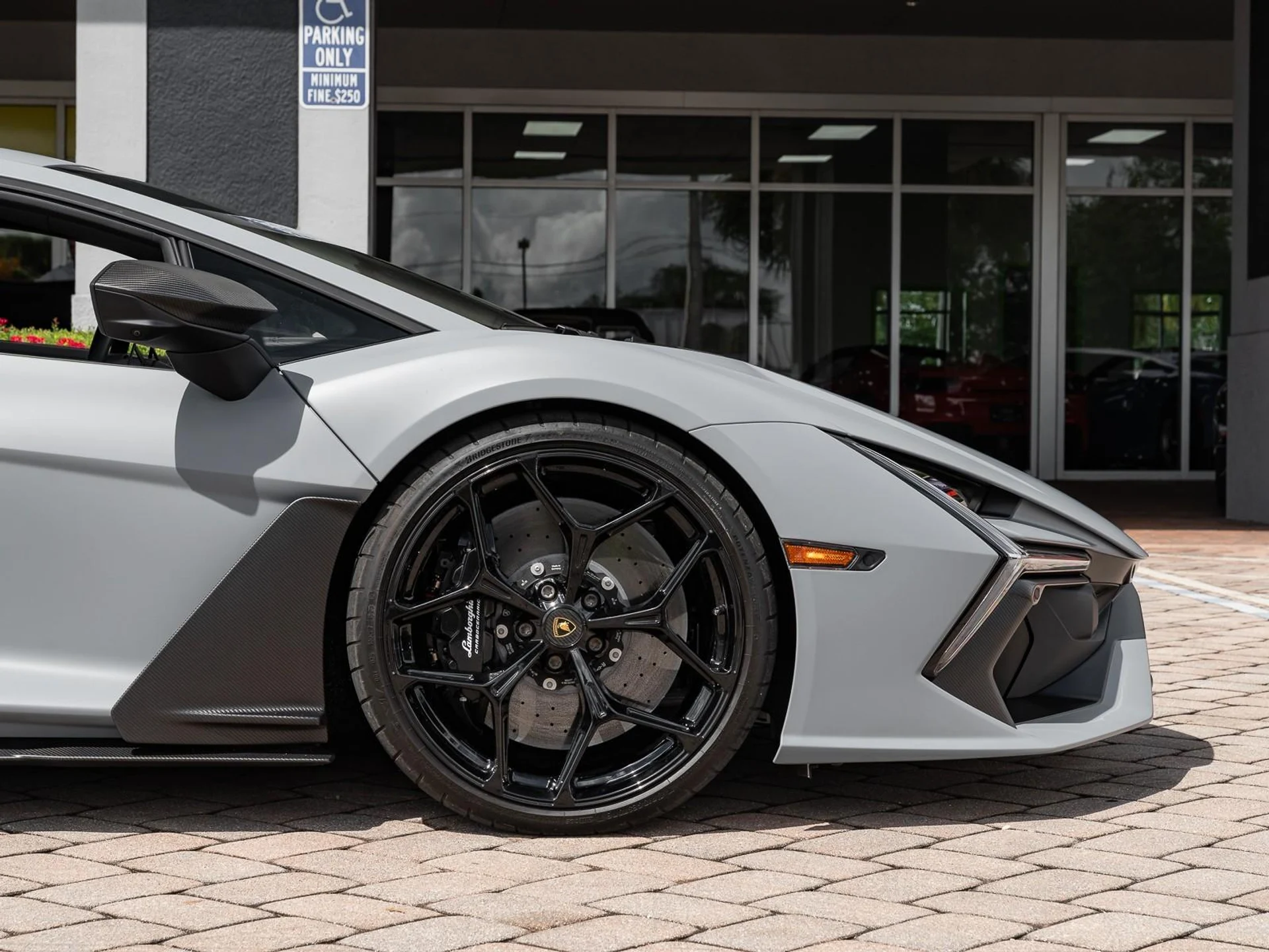 mph010_4208406893_Used_2024_Lamborghini_Revuelto_1758910268_5022022191