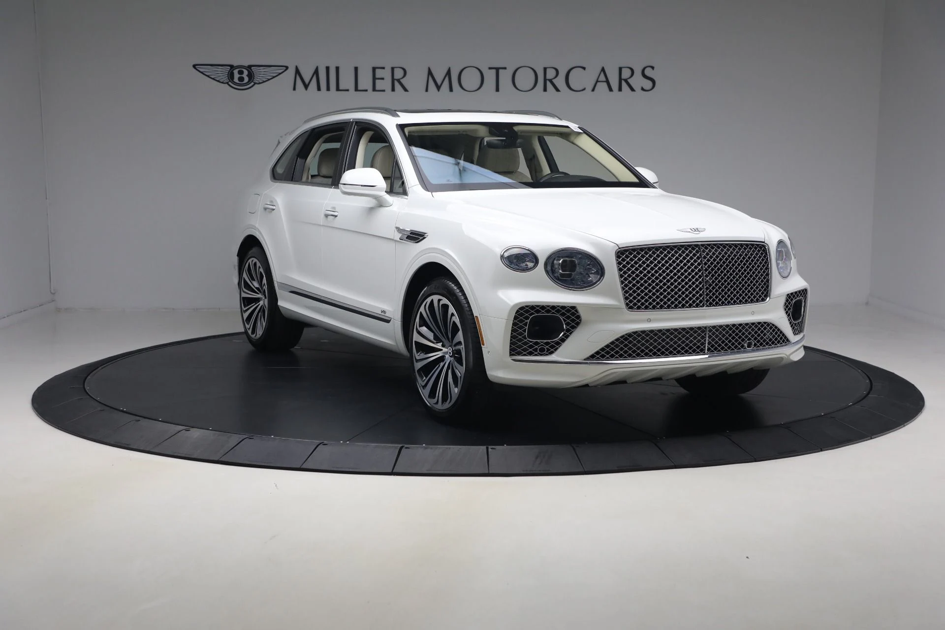 mph010_4208477710_Used_2022_Bentley_Bentayga_V8_1777753010_8baf411ba9