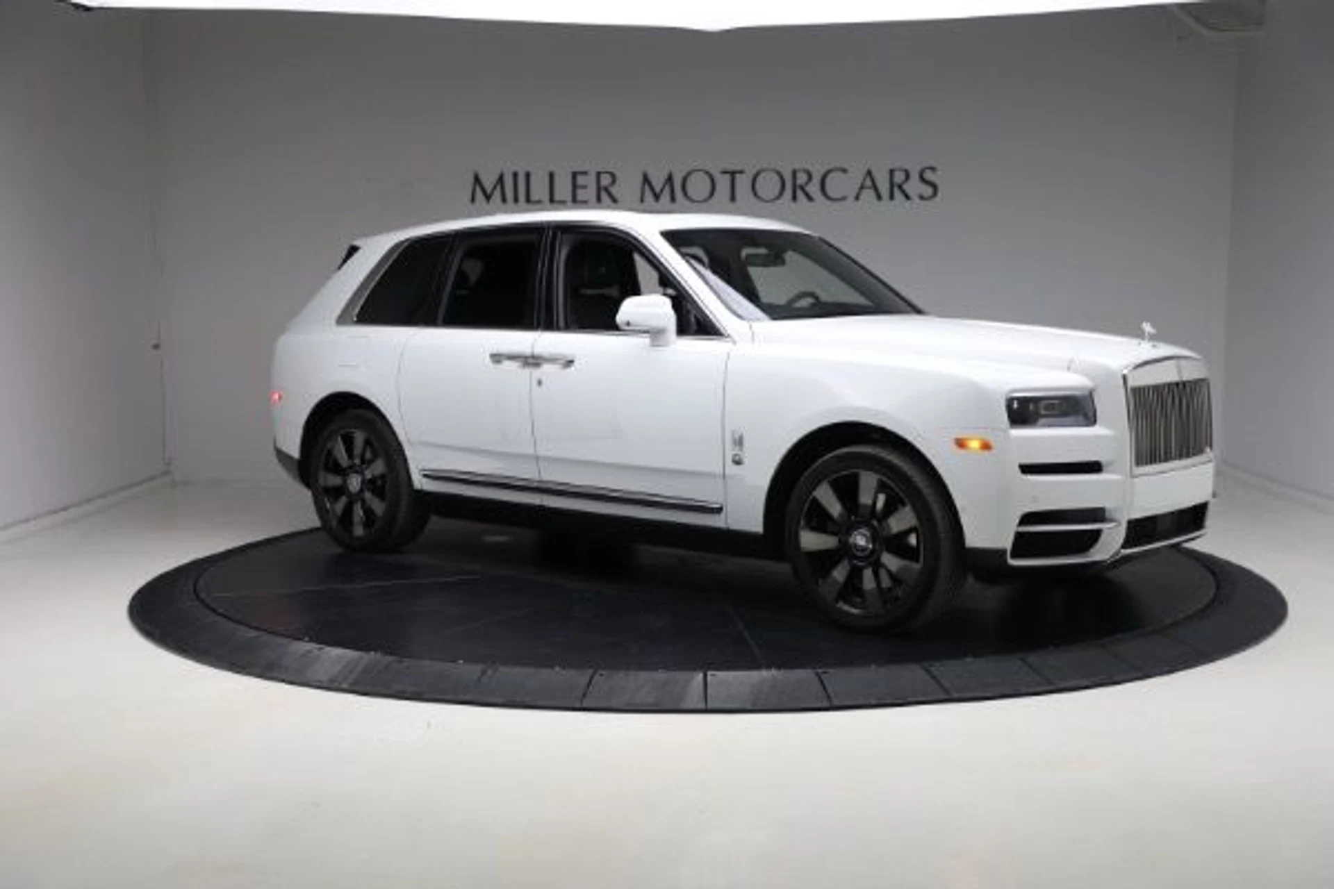 mph010_4213149785_Used_2022_Rolls_Royce_Cullinan_6000480b9b