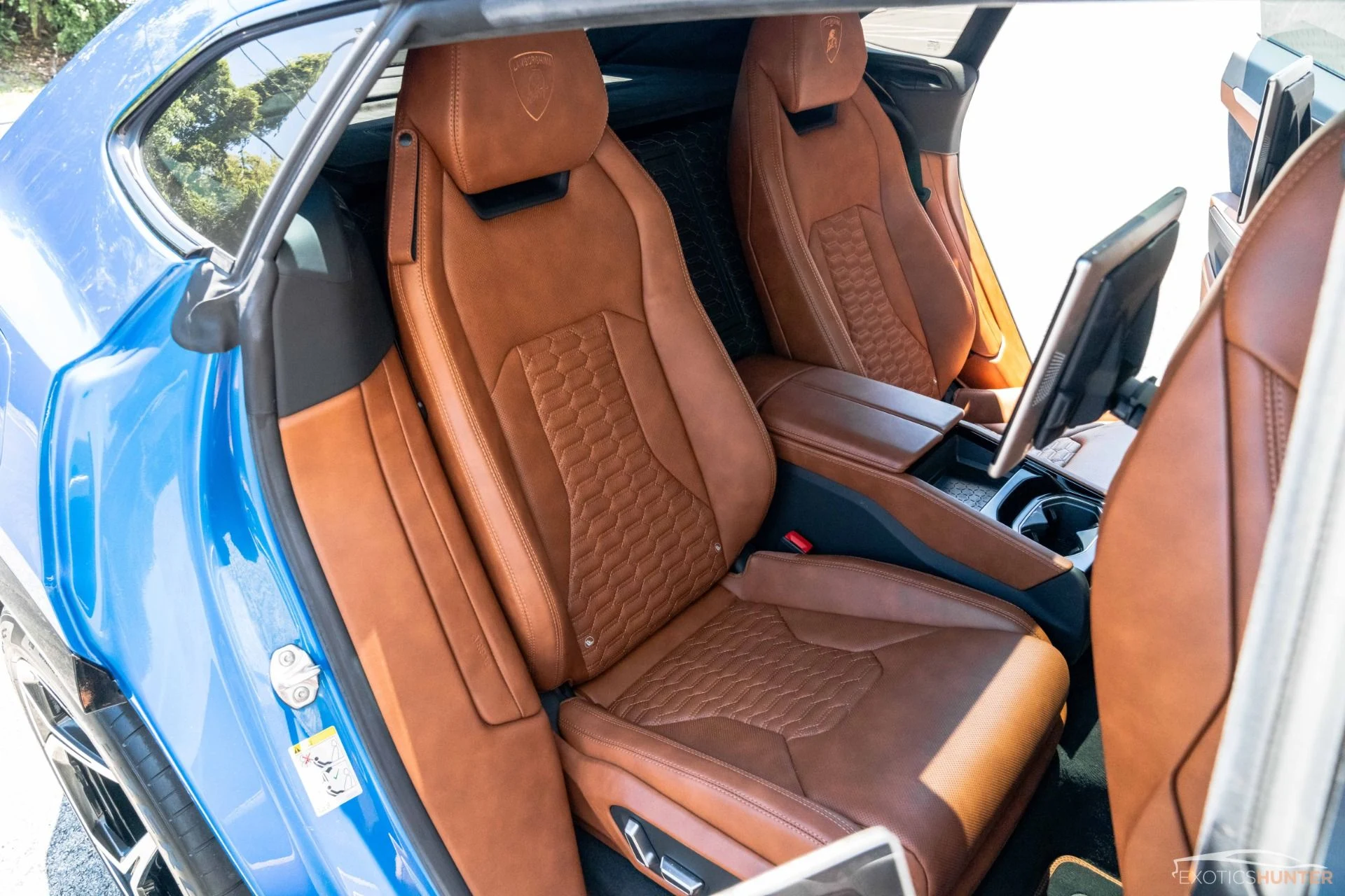 mph010_4213642342_Used_2019_Lamborghini_Urus_HIGH_266_K_Sticker_w_EVERY_Desirable_Option_1683572182_d66aec2e7d