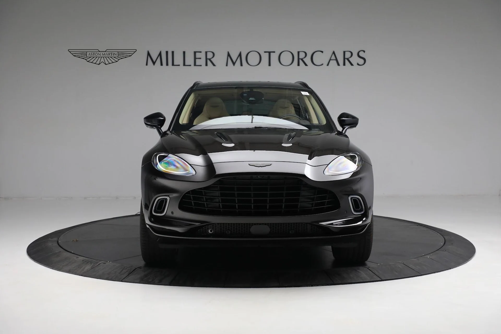mph010_4217065181_Used_2022_Aston_Martin_DBX_1667327146_a995072bd0